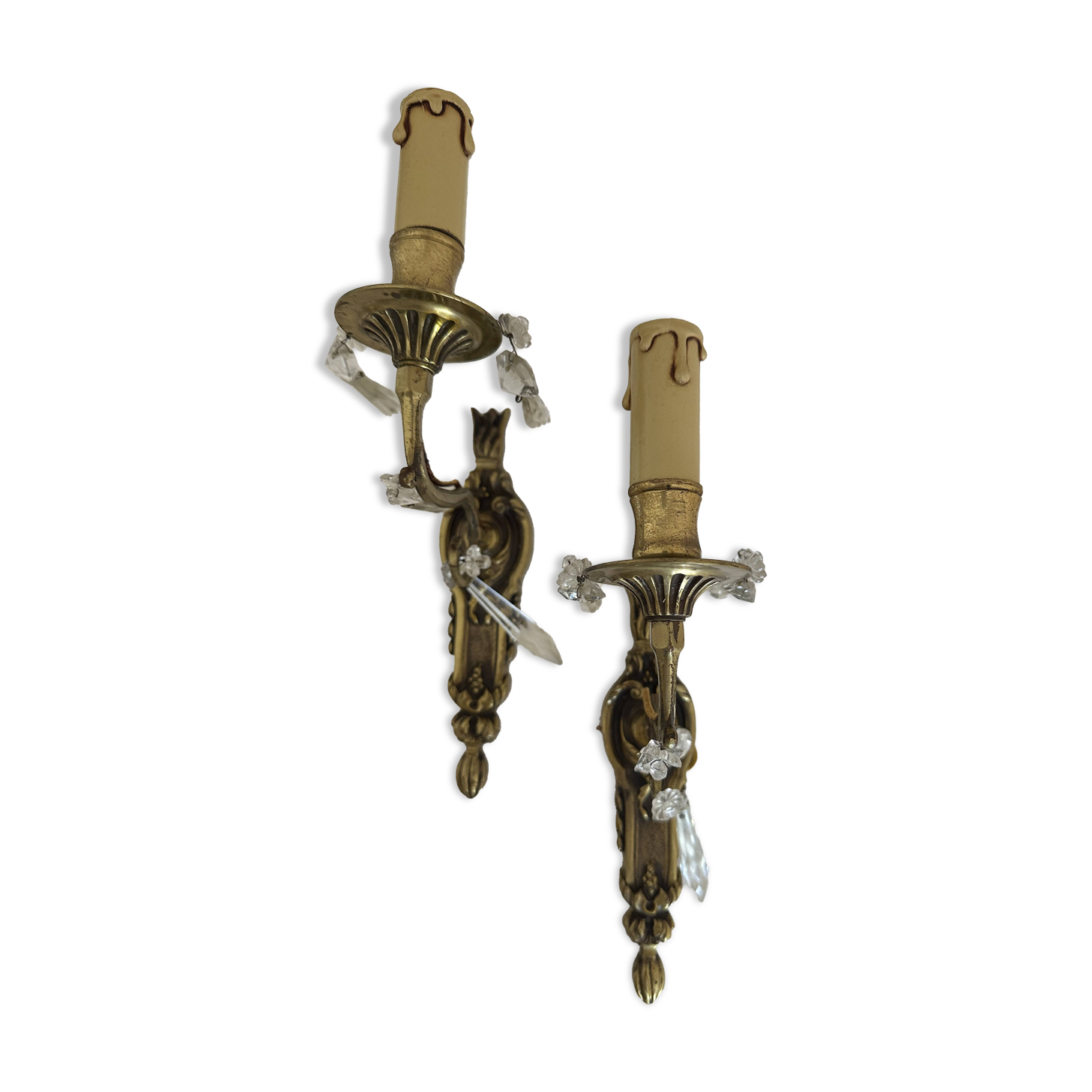 Pair of bronze wall lights with crystal pendants – Louis XV style