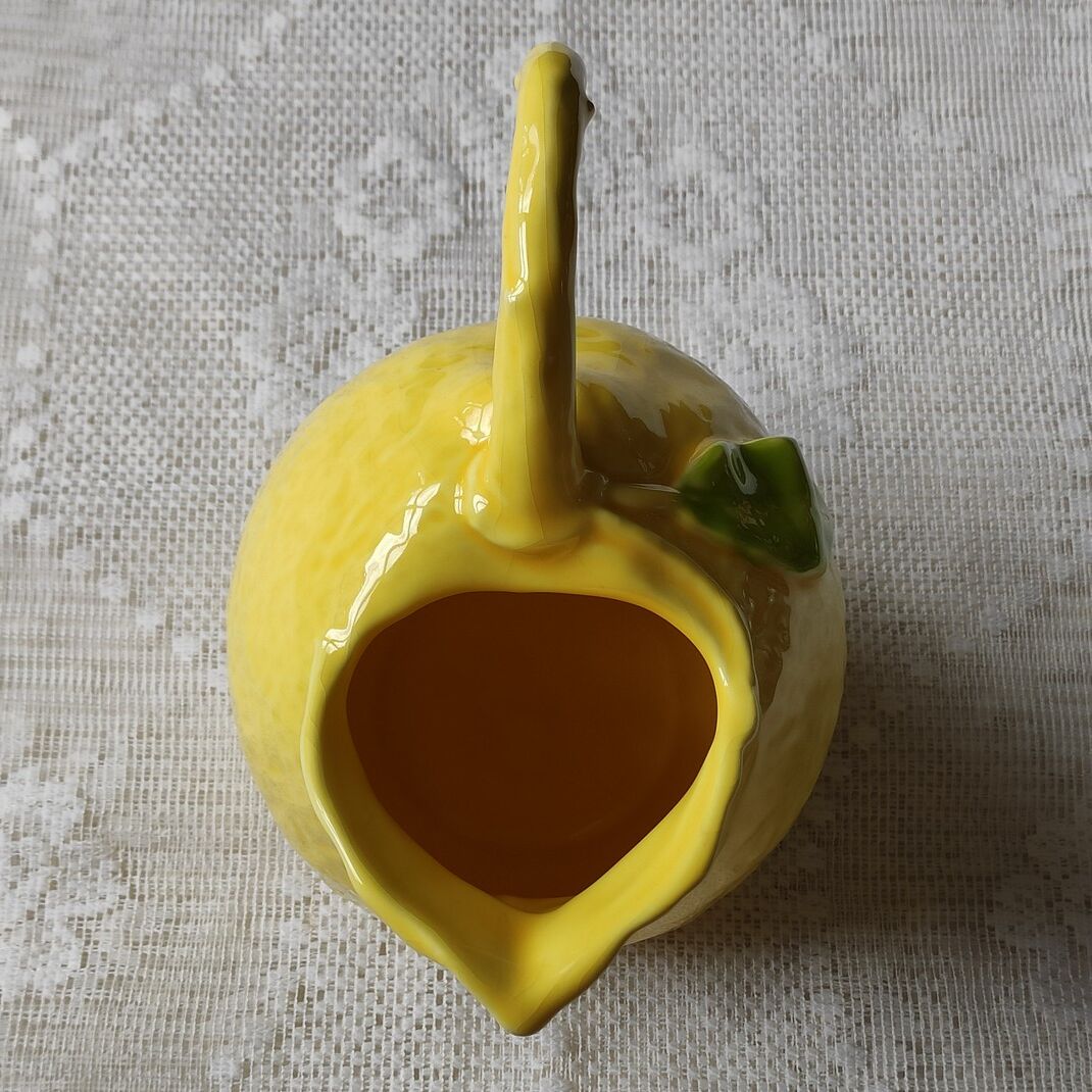 Pichet faïence citron