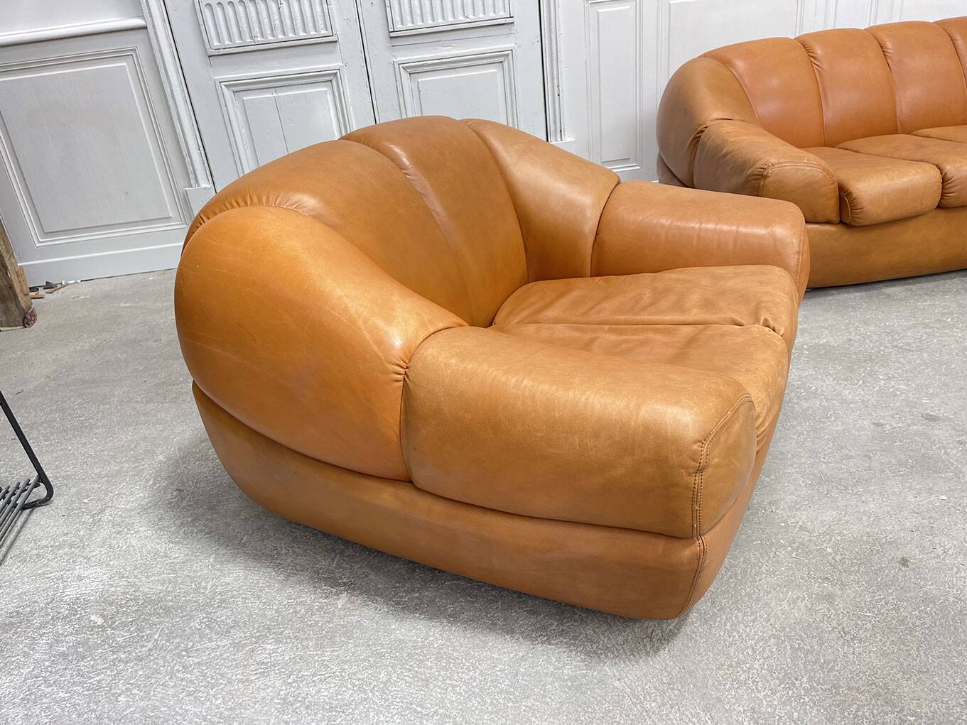 Burov leather living room set