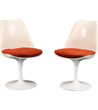 Eero Saarinen, a pair of Knoll 'Tulip Chair', made of fiberglass