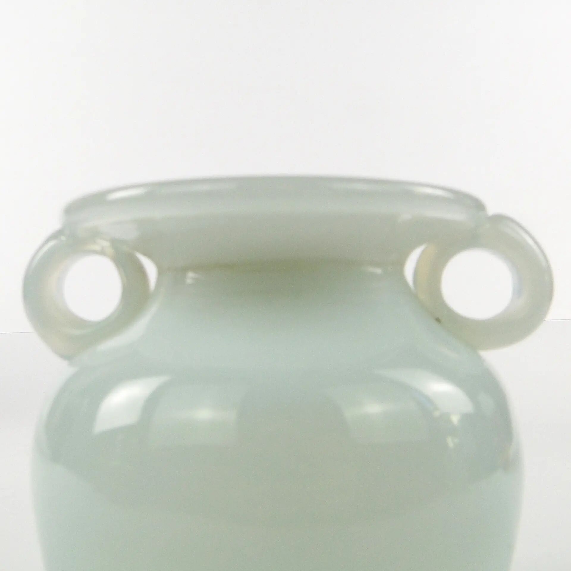 Vase minimaliste, en verre, conçu par J. Słuczan-Orkusz, Pologne, années 1970.