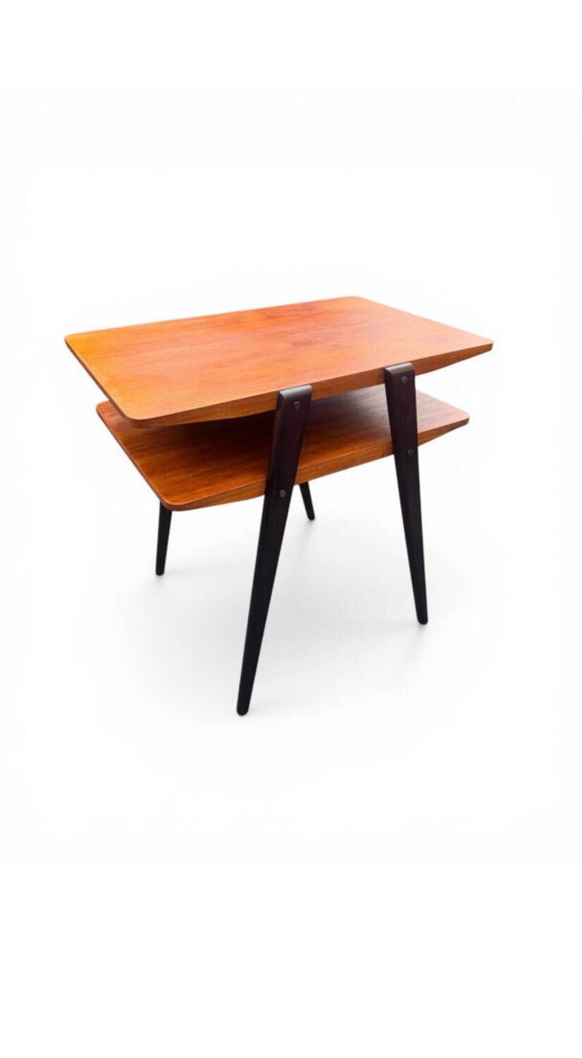 Table d’appoint / chevet scandinave à double plateau Suède 1960