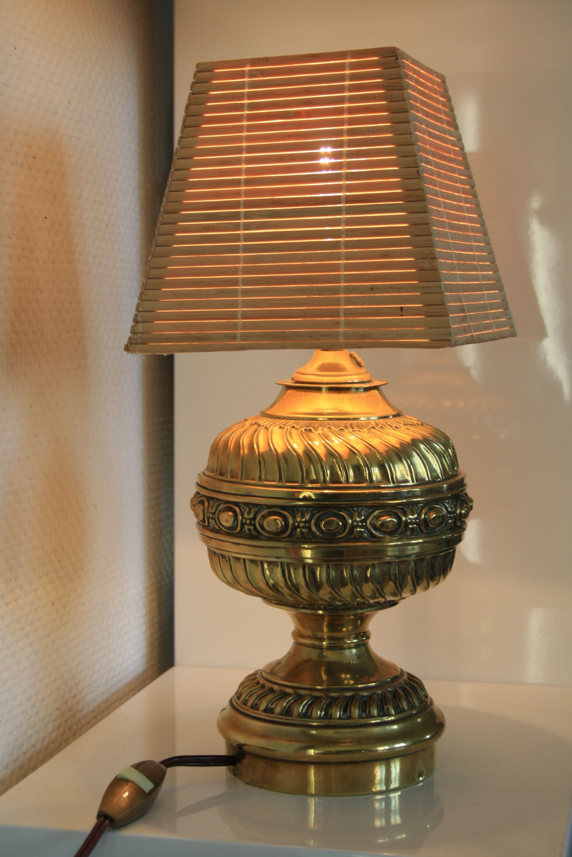 Lampe pied laiton abat-jour rotin