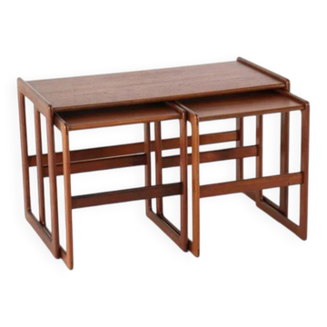 Arne Hovmand Olsen coffee table for Mogens Kold with 2 nesting tables.