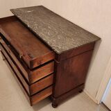 Commode en acajou, plaqué acajou et plateau en marbre noir