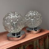 Paire d’appliques murales chromées globes en verre vintage