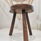 Atypical tripod stool
