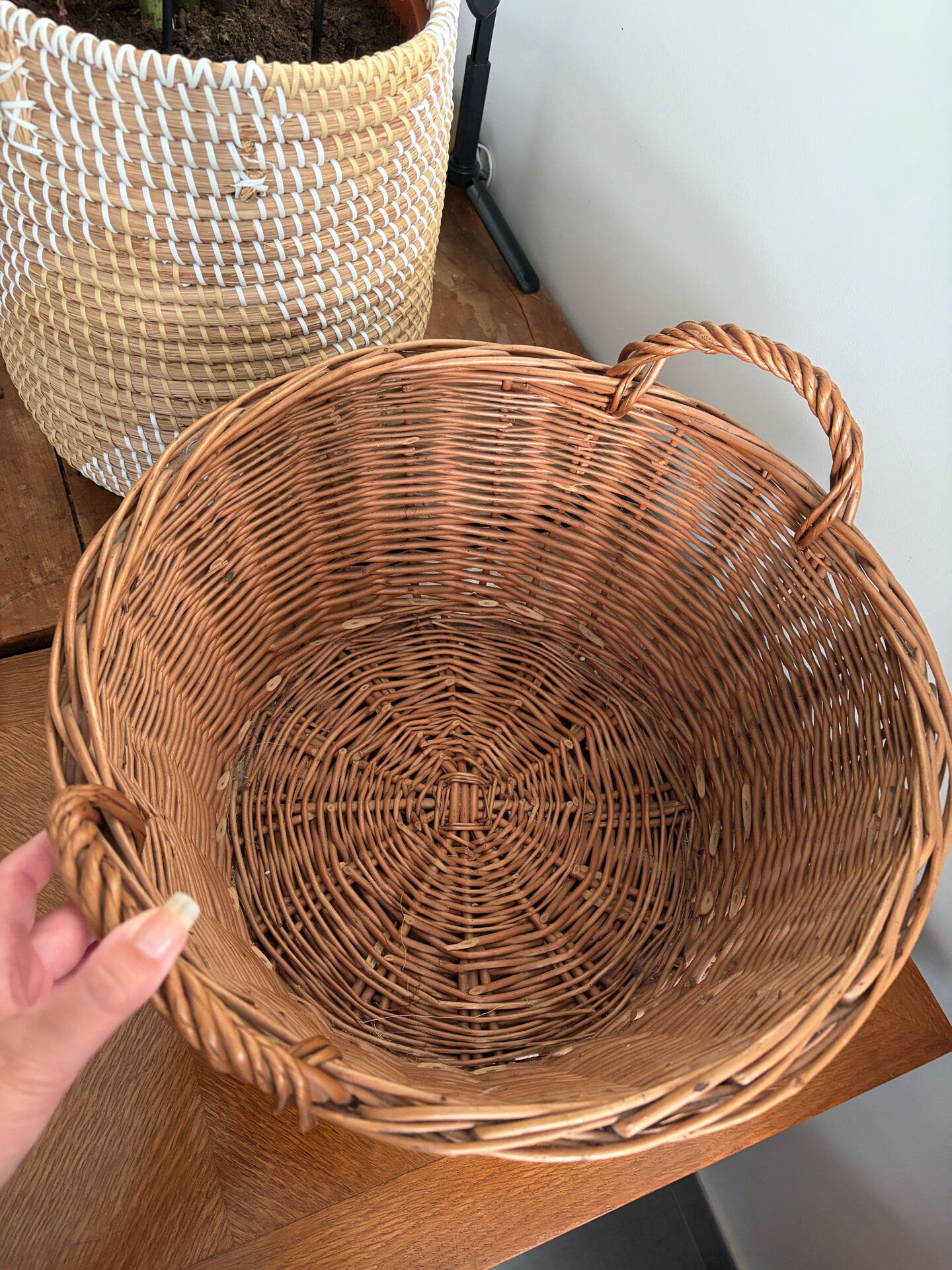 Grand panier en osier tressé 41 cm – panier rangement déco
