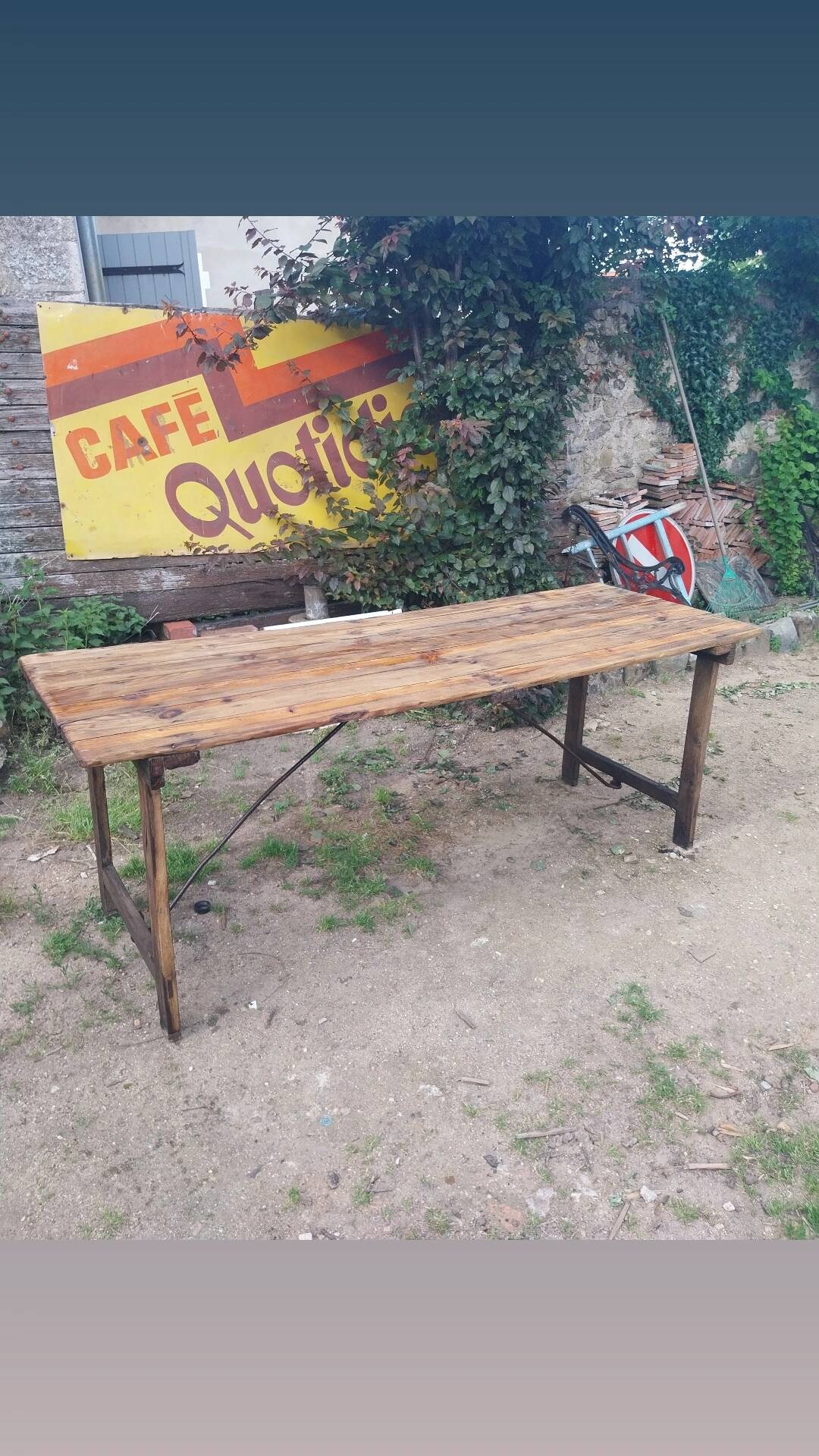 Table en bois pliante de guingette