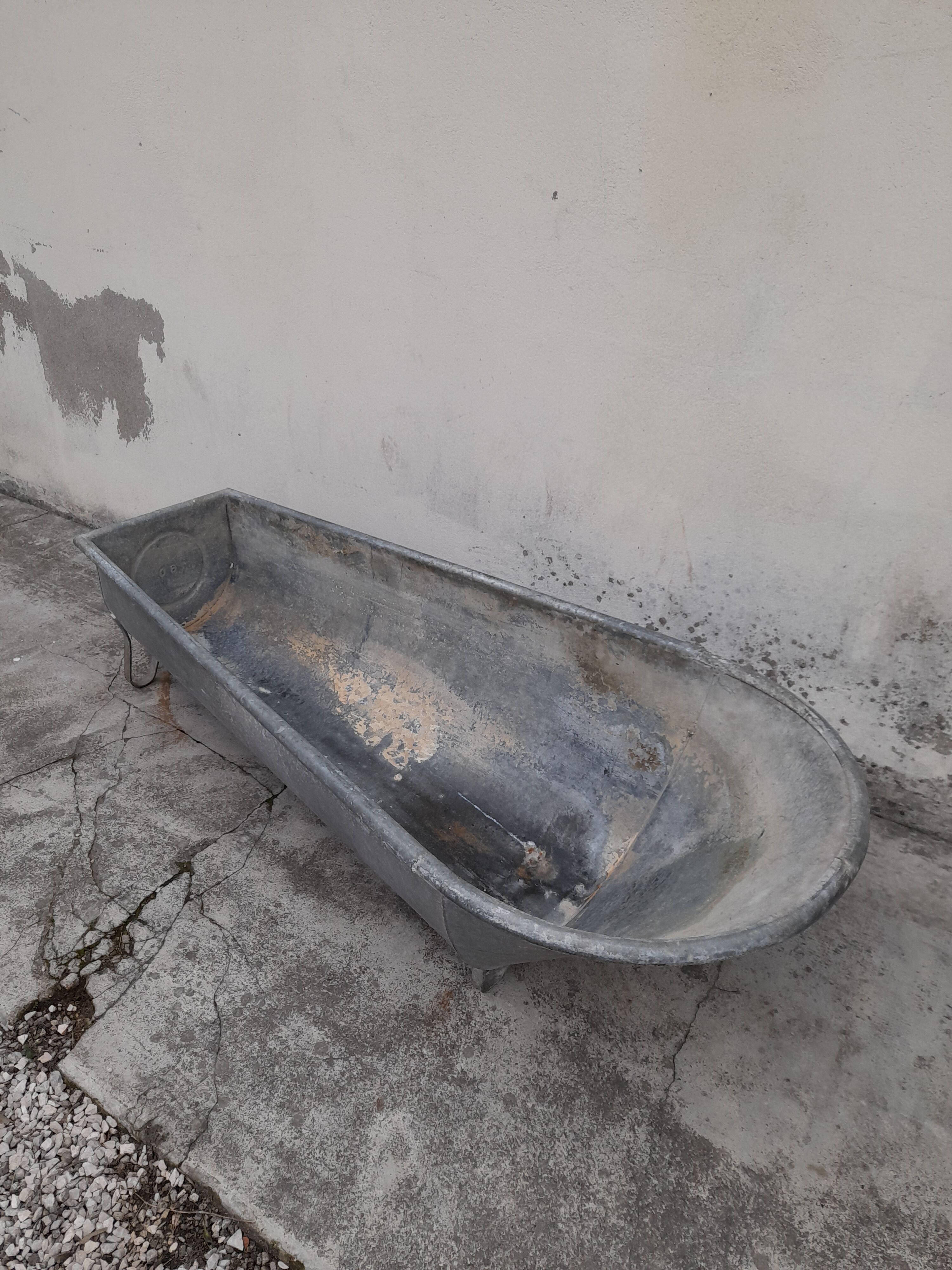 Baignoire ancienne en zinc galvanisé