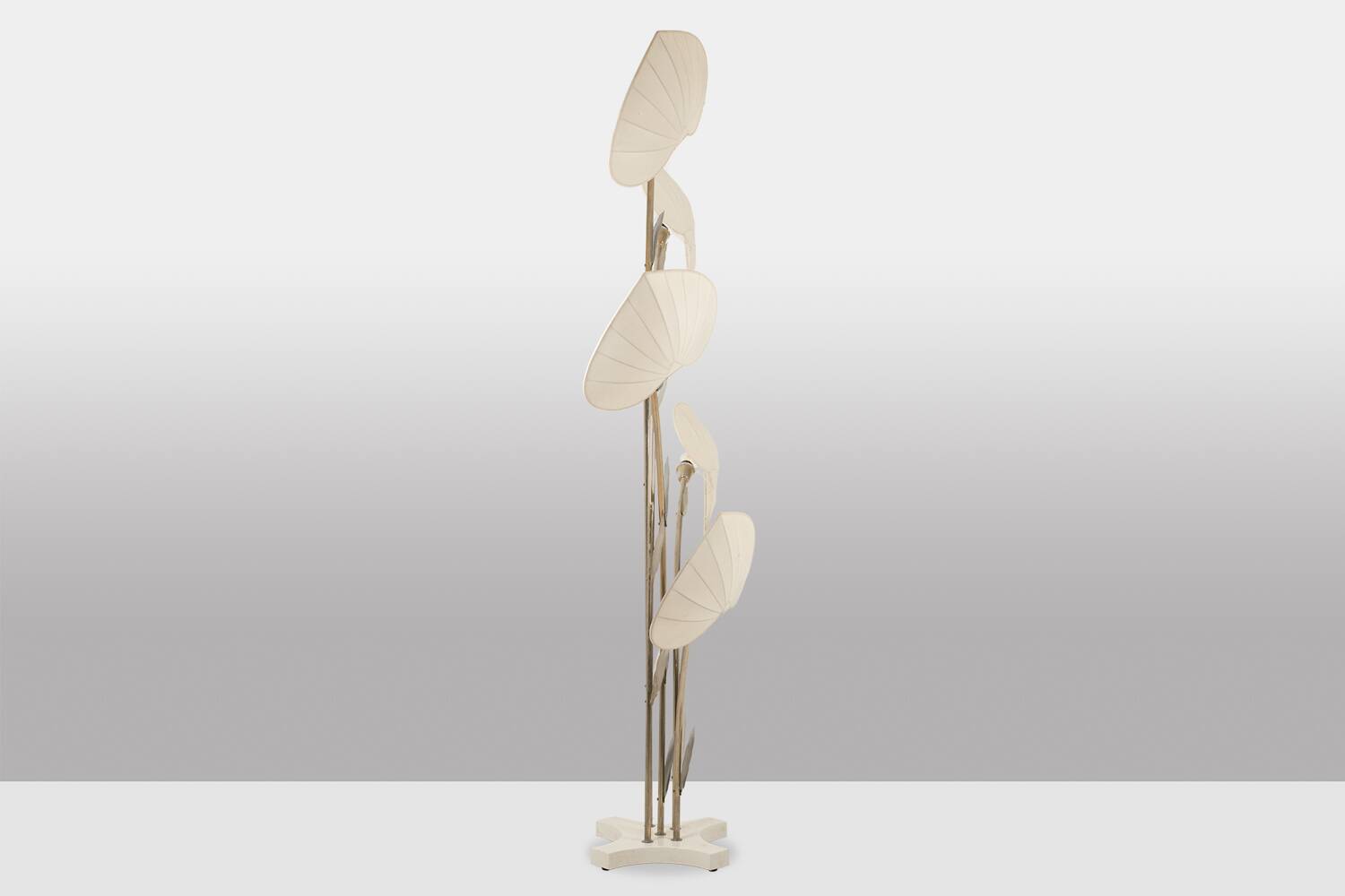Antonio Pavia. Large lamp in silvered brass and silk. 1970s.