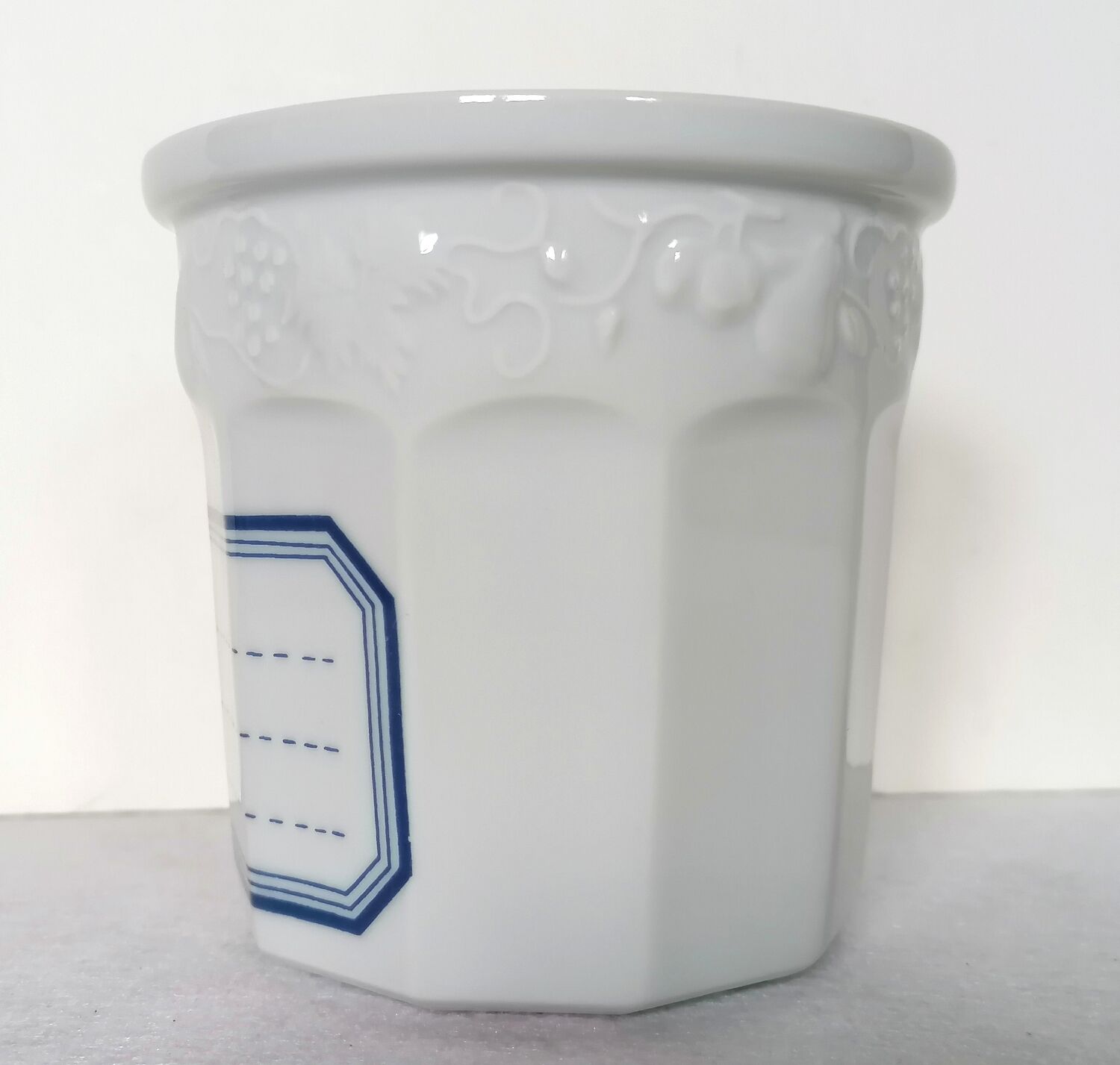 Lourioux porcelain jam jar signed Philippe Desportes