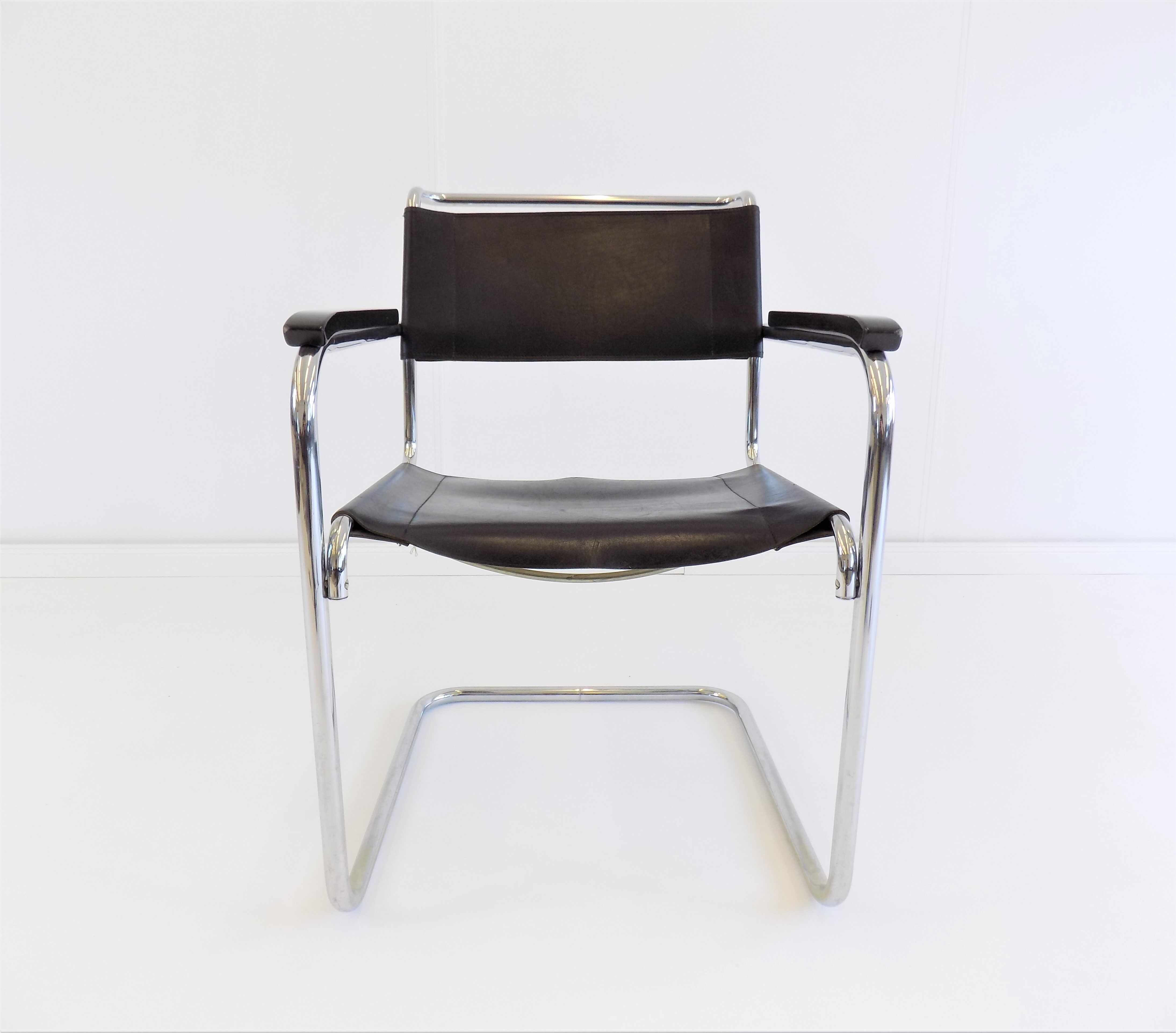 Set de 4 fauteuils Thonet S34 cuir cantilever par Mart Stam