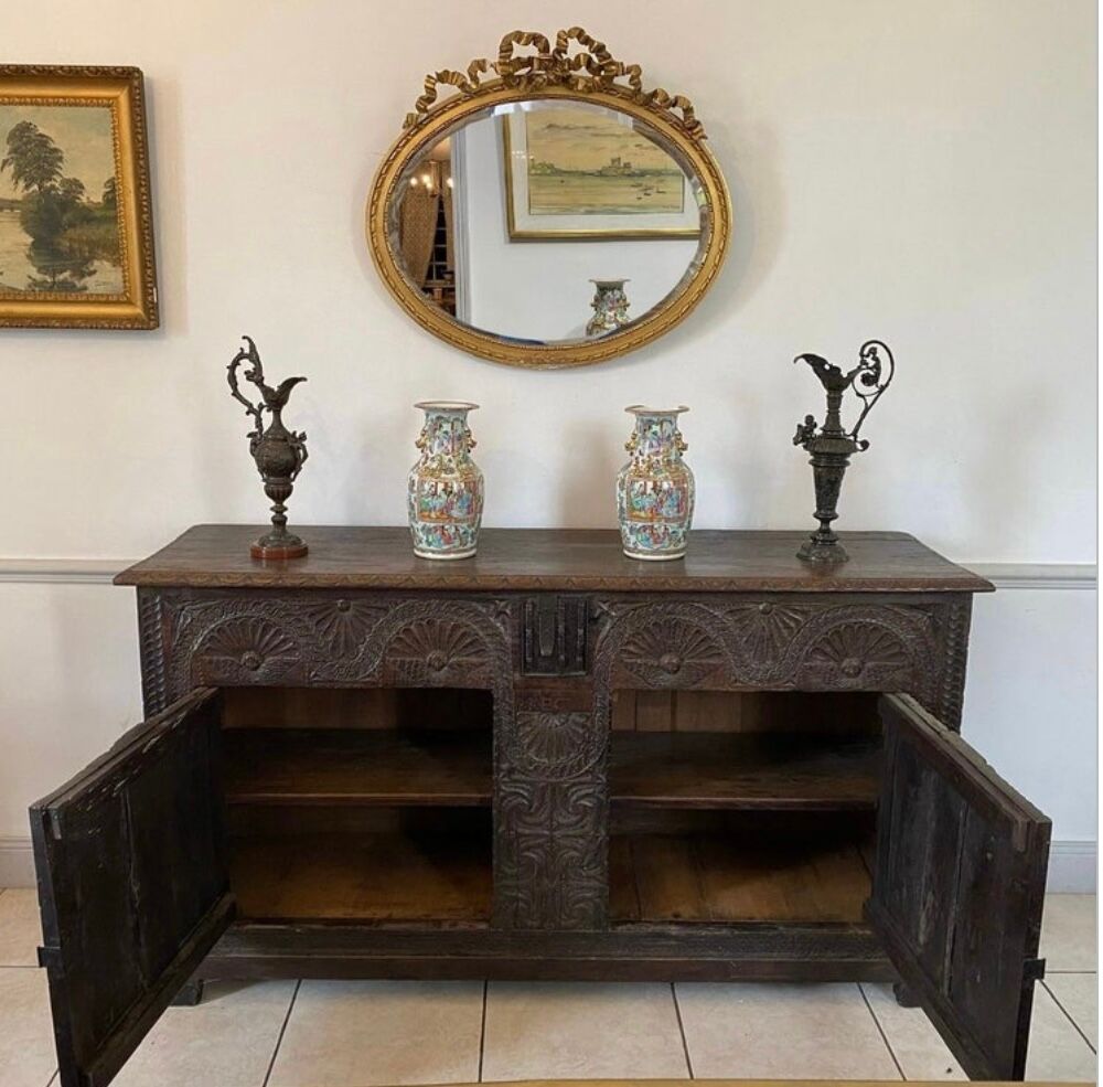 Buffet, Neo-Renaissance style, verses