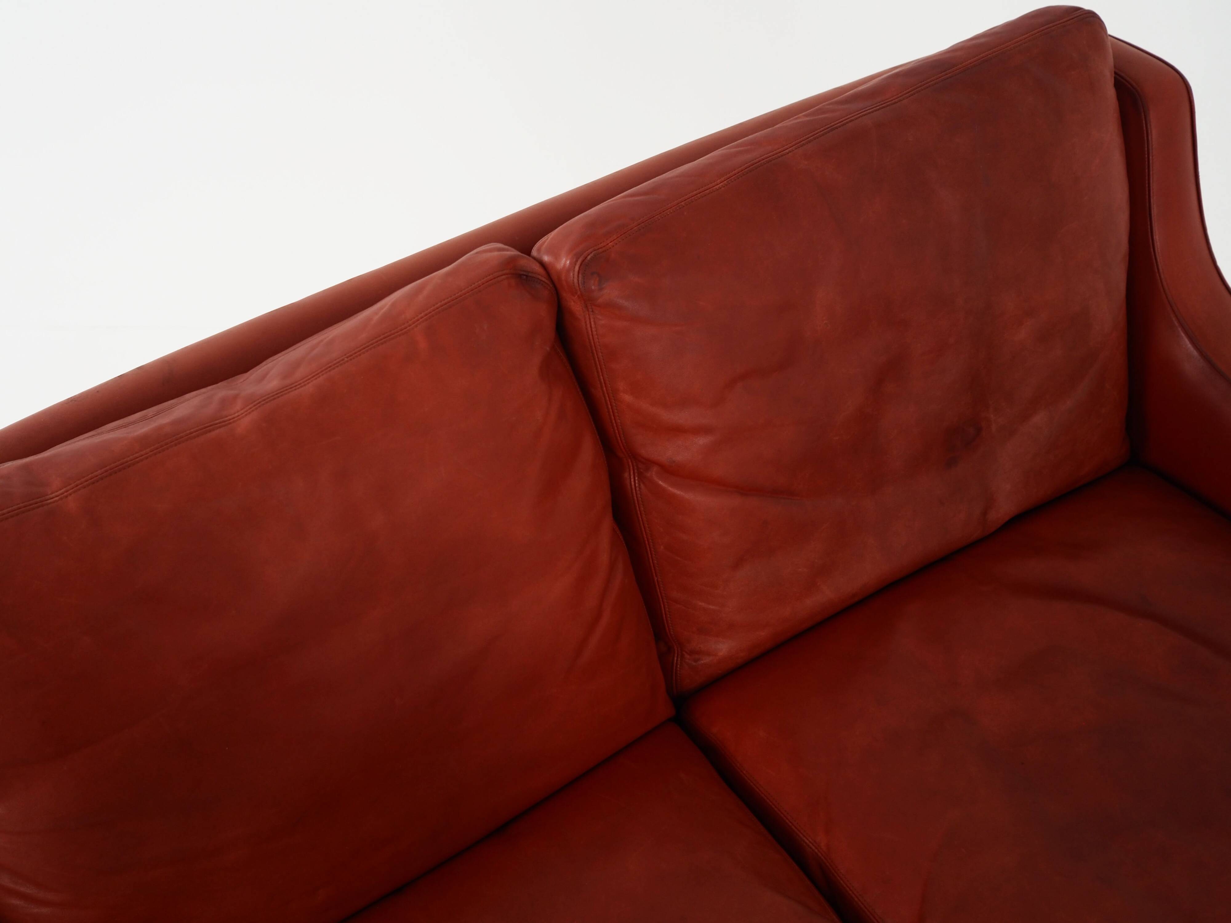Red leather sofa, Scandinavian design, 1960s, designer: Fredrik Kayser, production: Vatne Møbler
