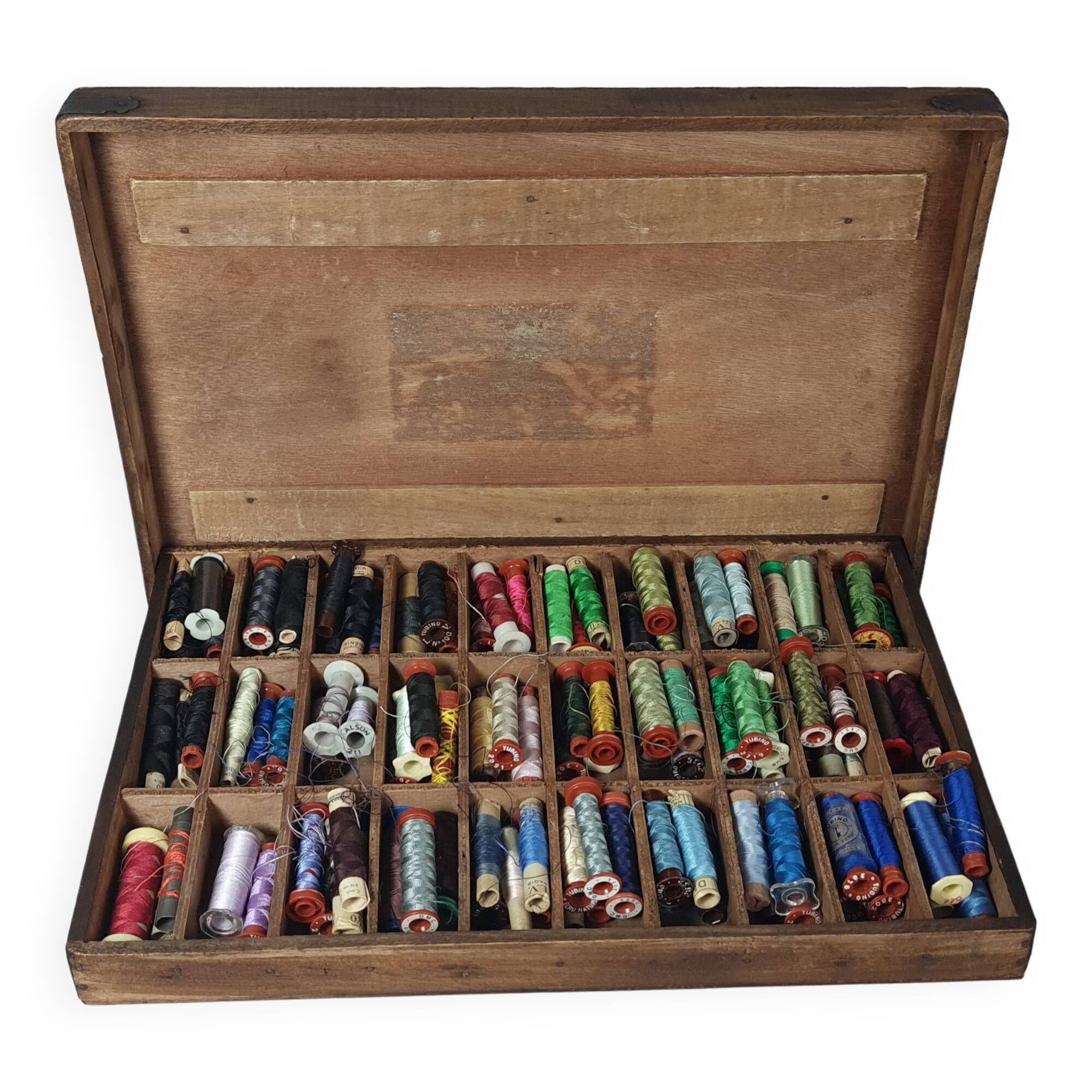 Box with 30 lockers