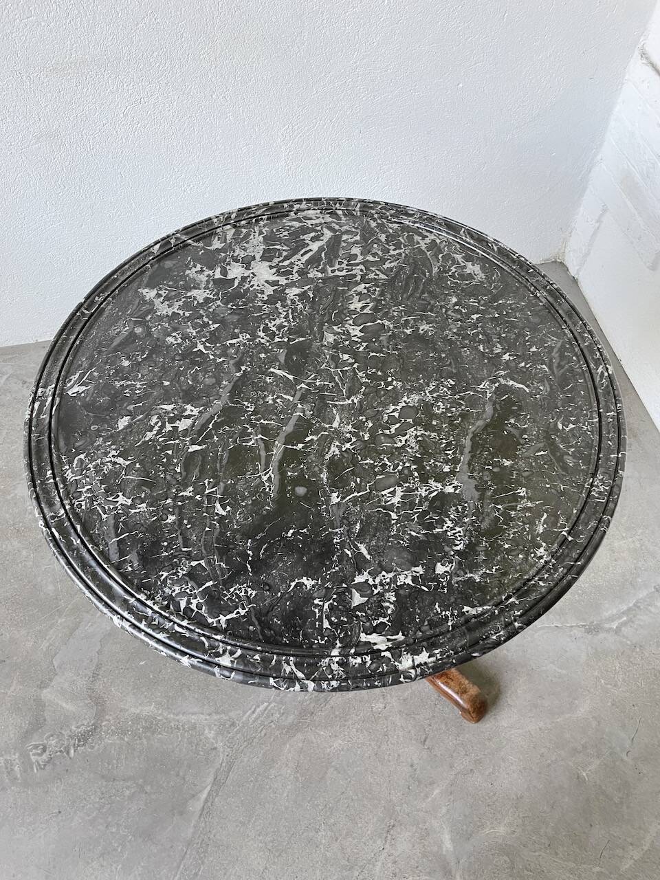 Empire walnut and marble pedestal table, late 19th century