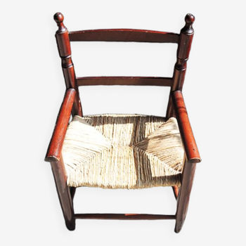 Ancien fauteuil pour enfant en bois & paille