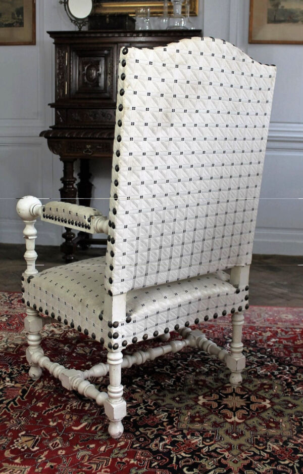 Paire de fauteuils de style louis xiii du 19ème siècle