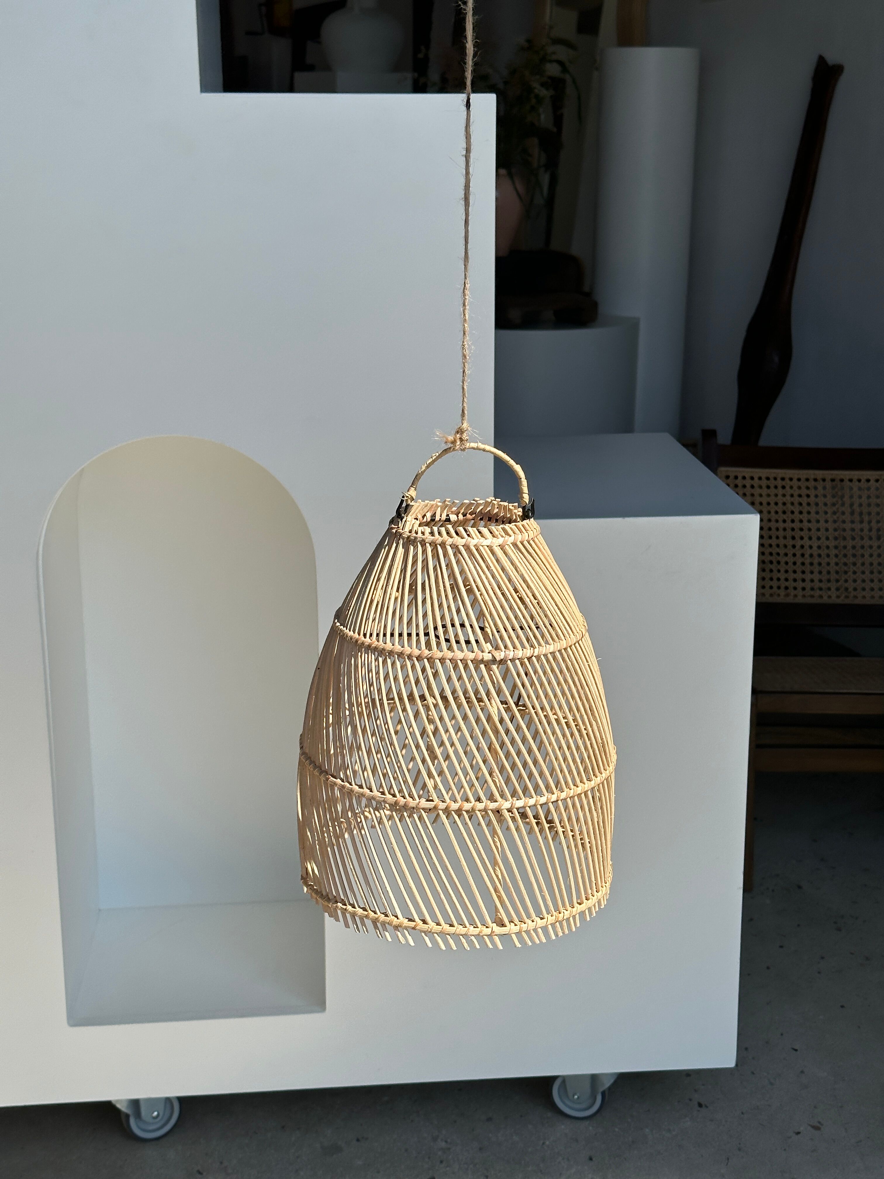 Suspension en rotin en forme de cloche d25 h28