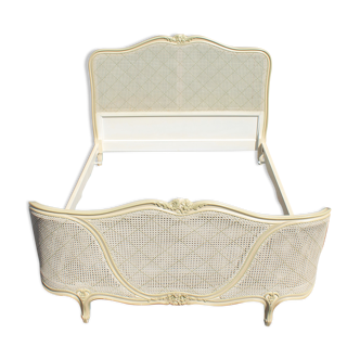 Light green canne bed