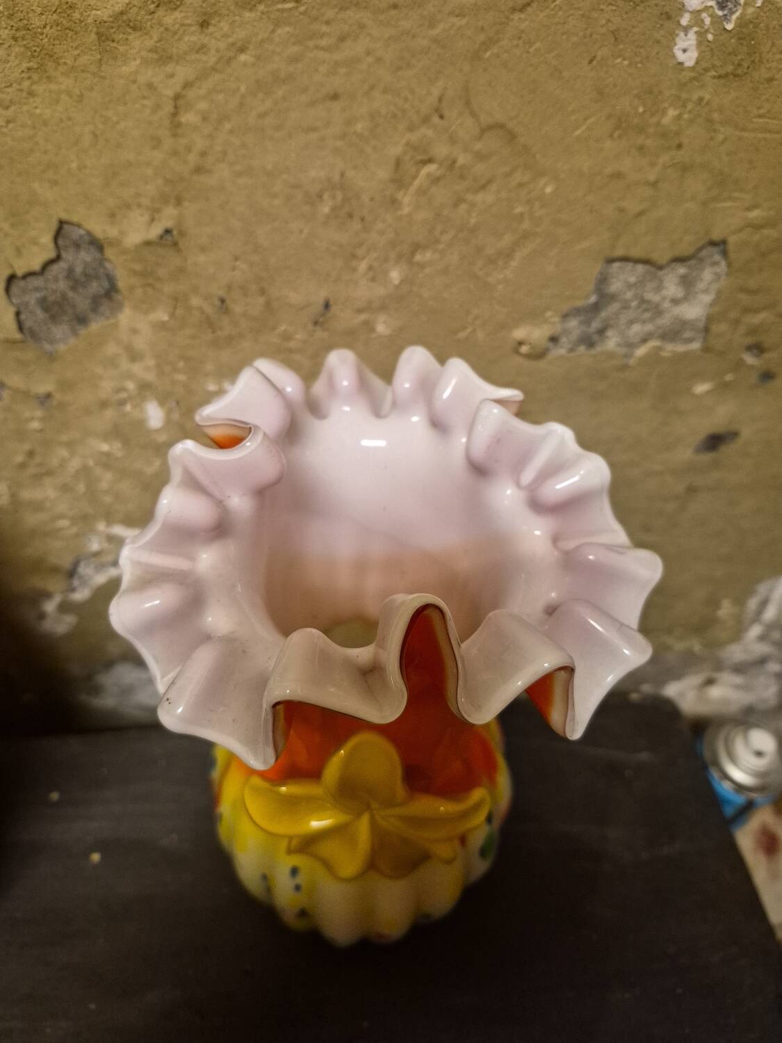 Vase en verre soufflé multicolore ́