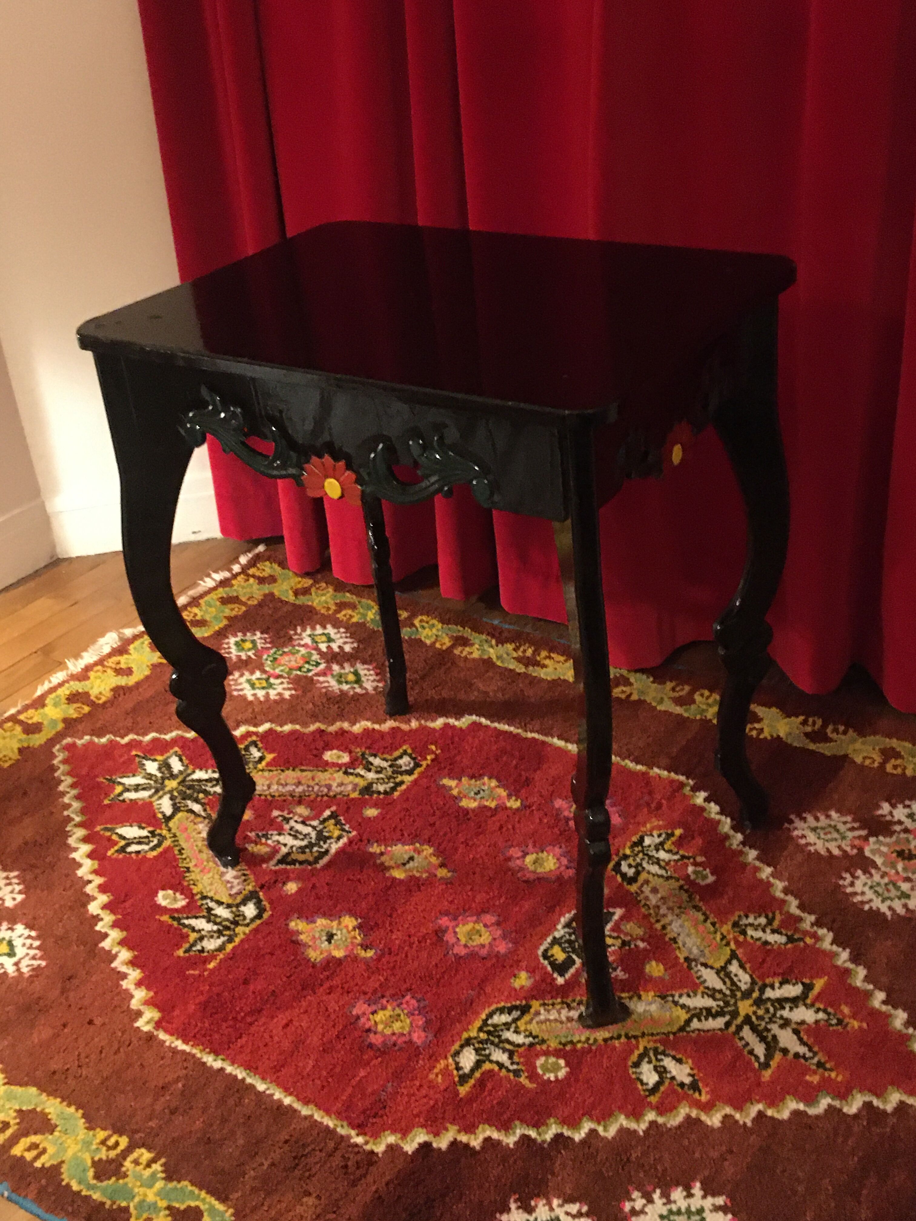Black lacquered console
