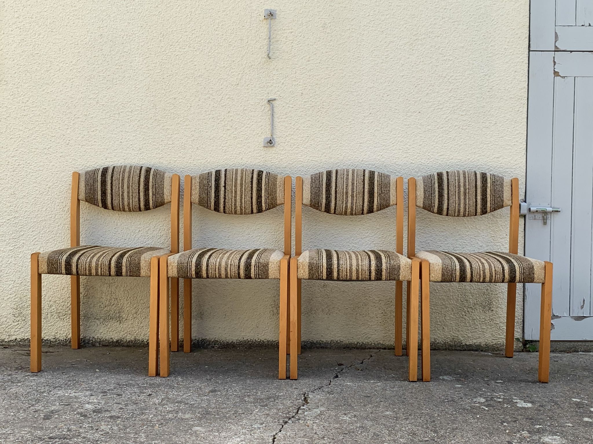 Suite de 4 chaises self hêtre laiton et laine 1960