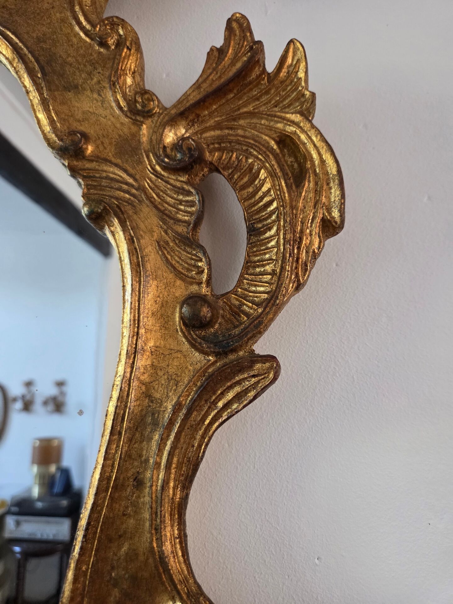 Miroir baroque en bois doré