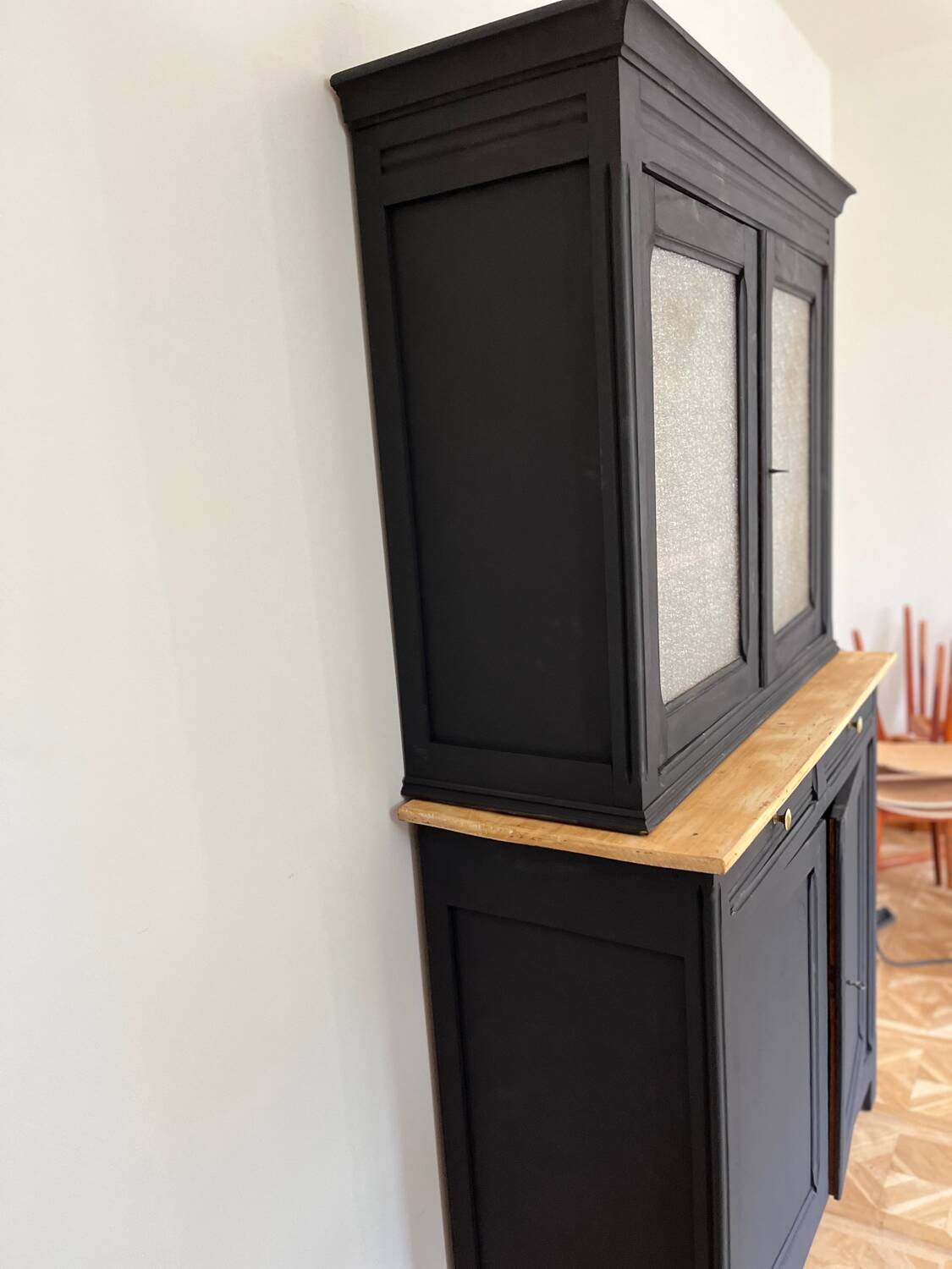 Old Parisian dresser