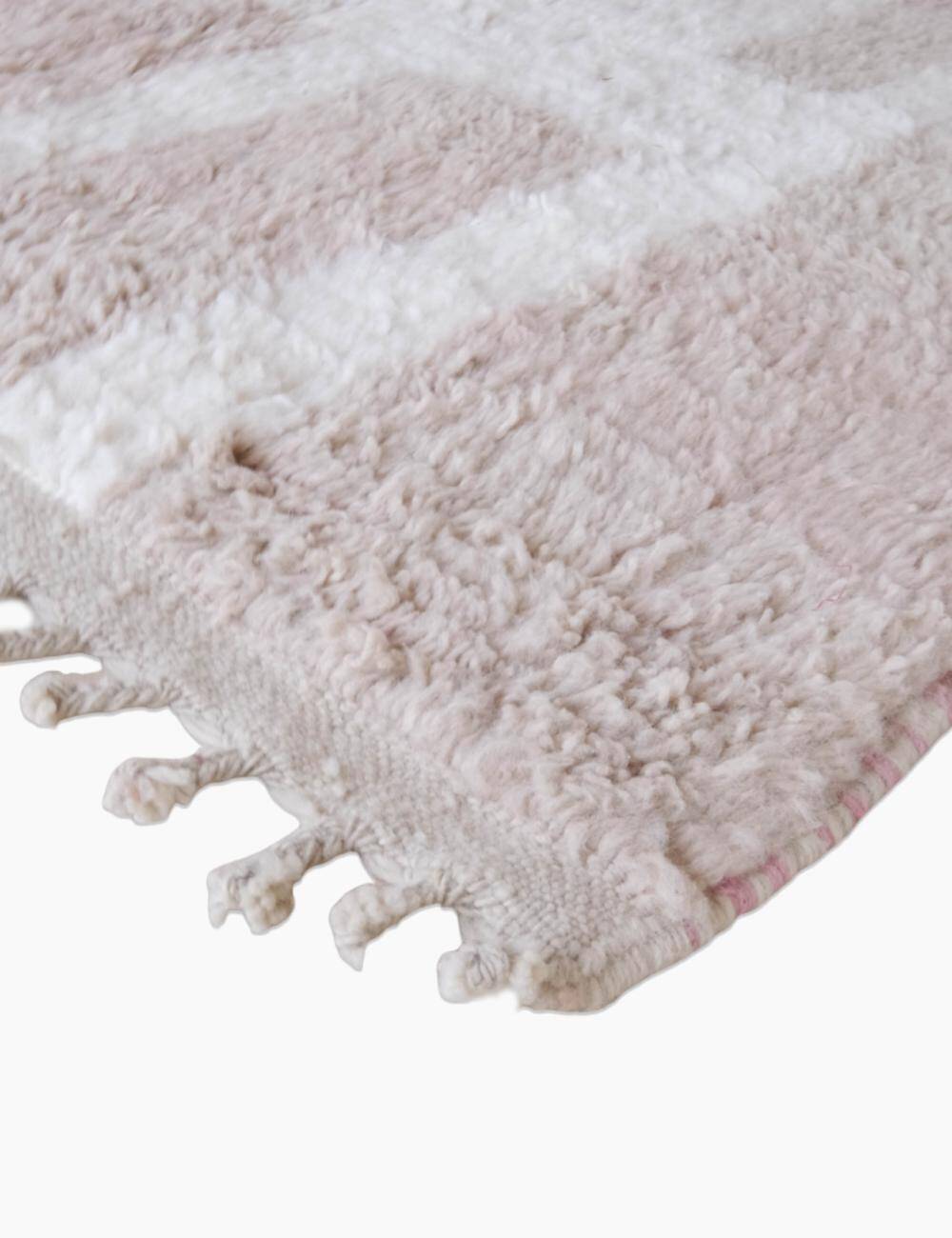 Neutral Berber Rug - 240 x 160 cm