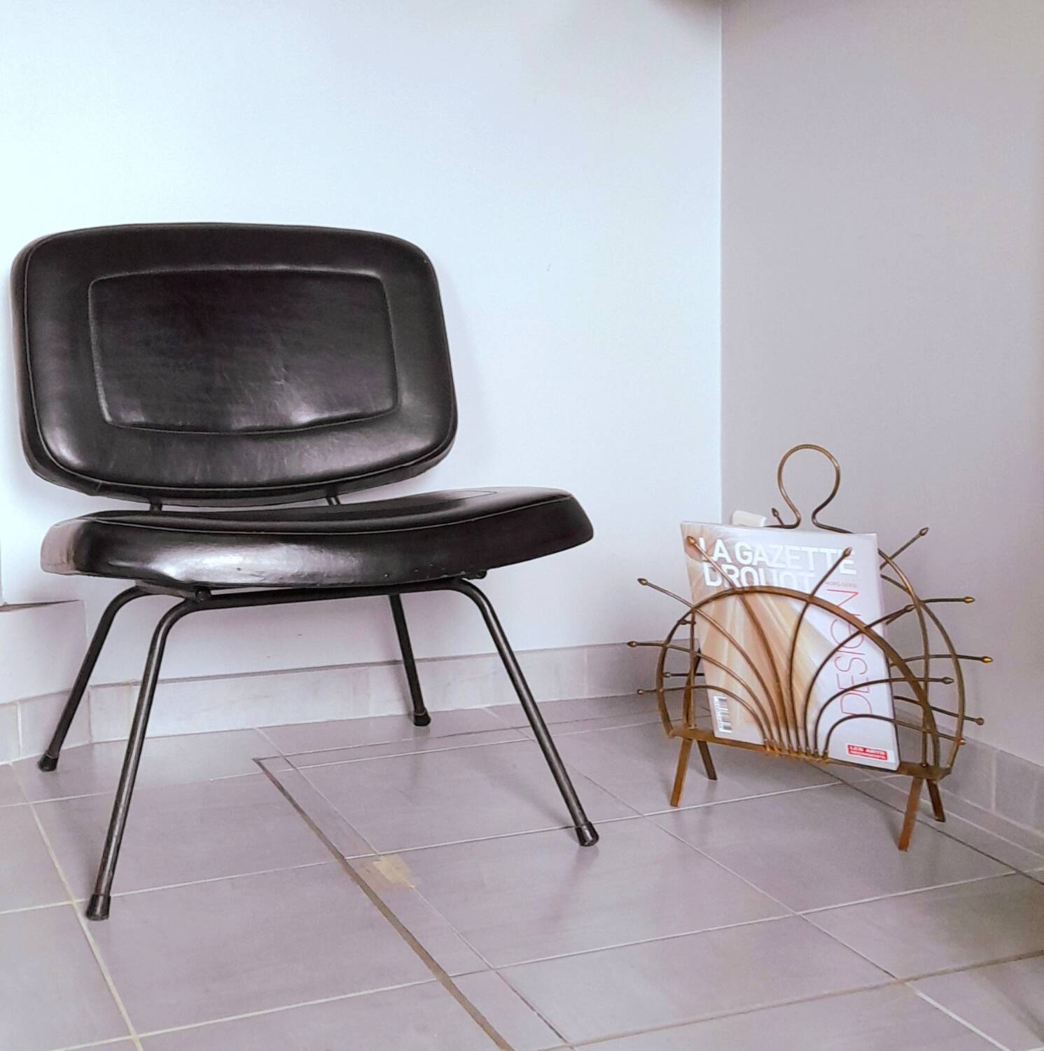 Brass magazine rack 60s