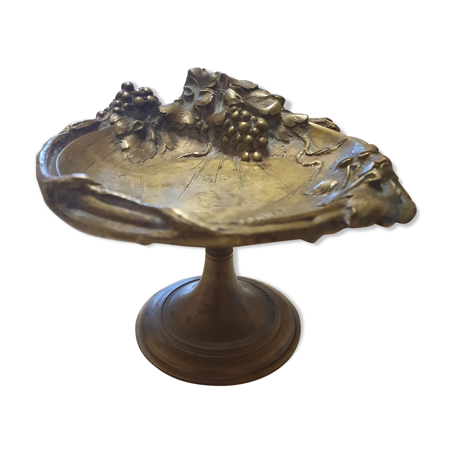 Empty bronze pocket of ore puppet