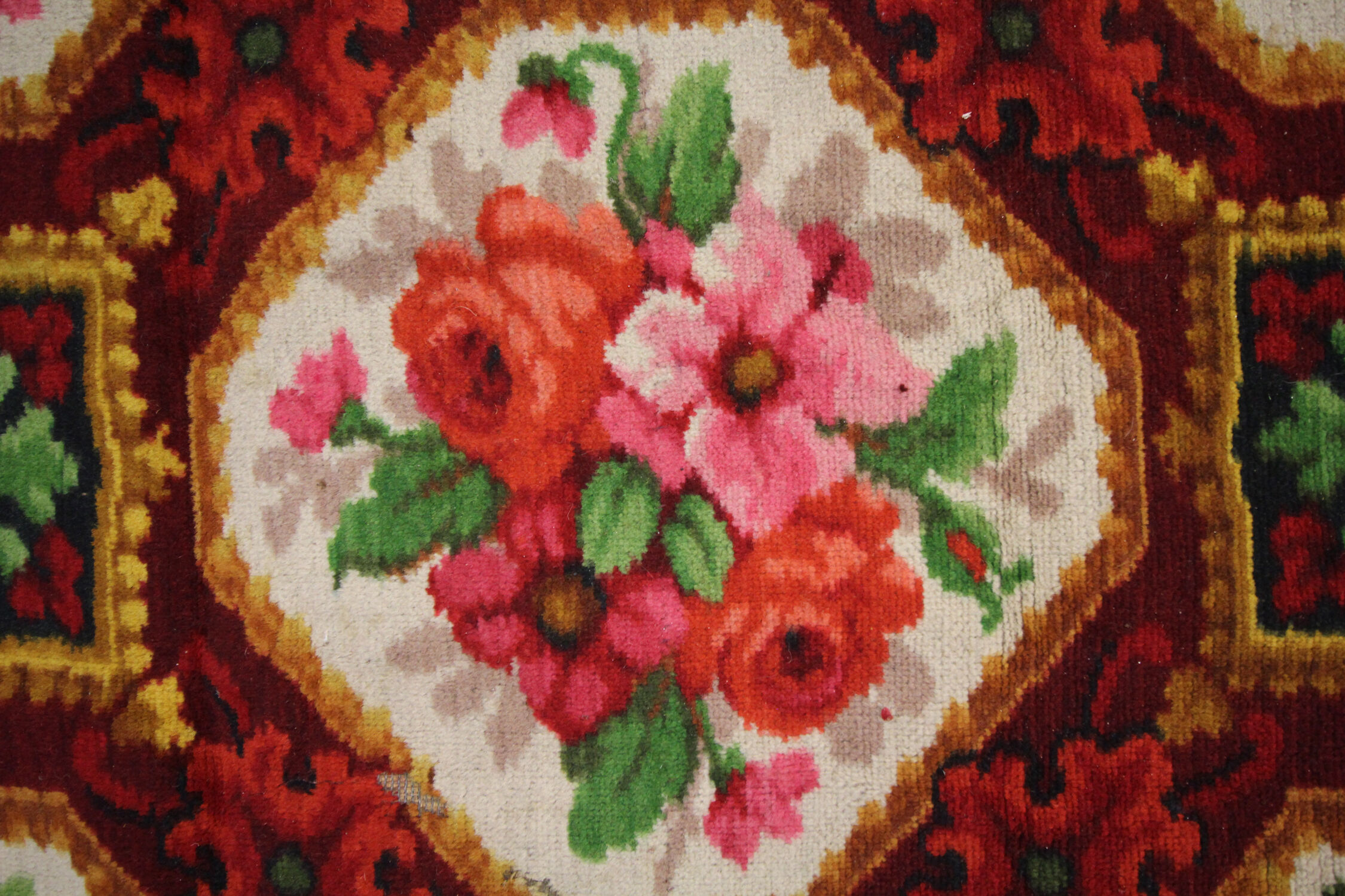 English Axminster Traditional Carpet Area Rug 245x388cm