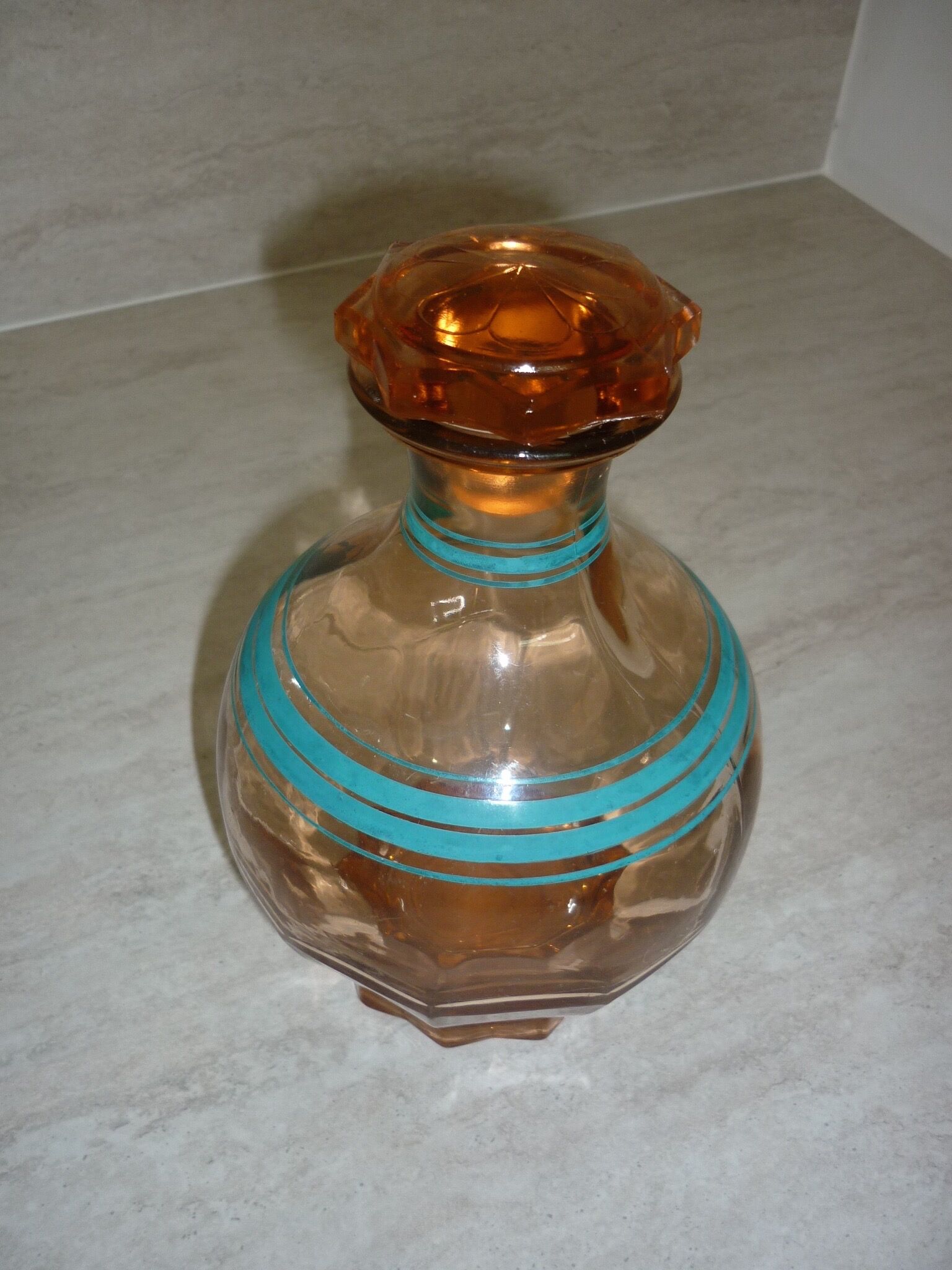 Art Deco carafe in pink transparent glass with cap