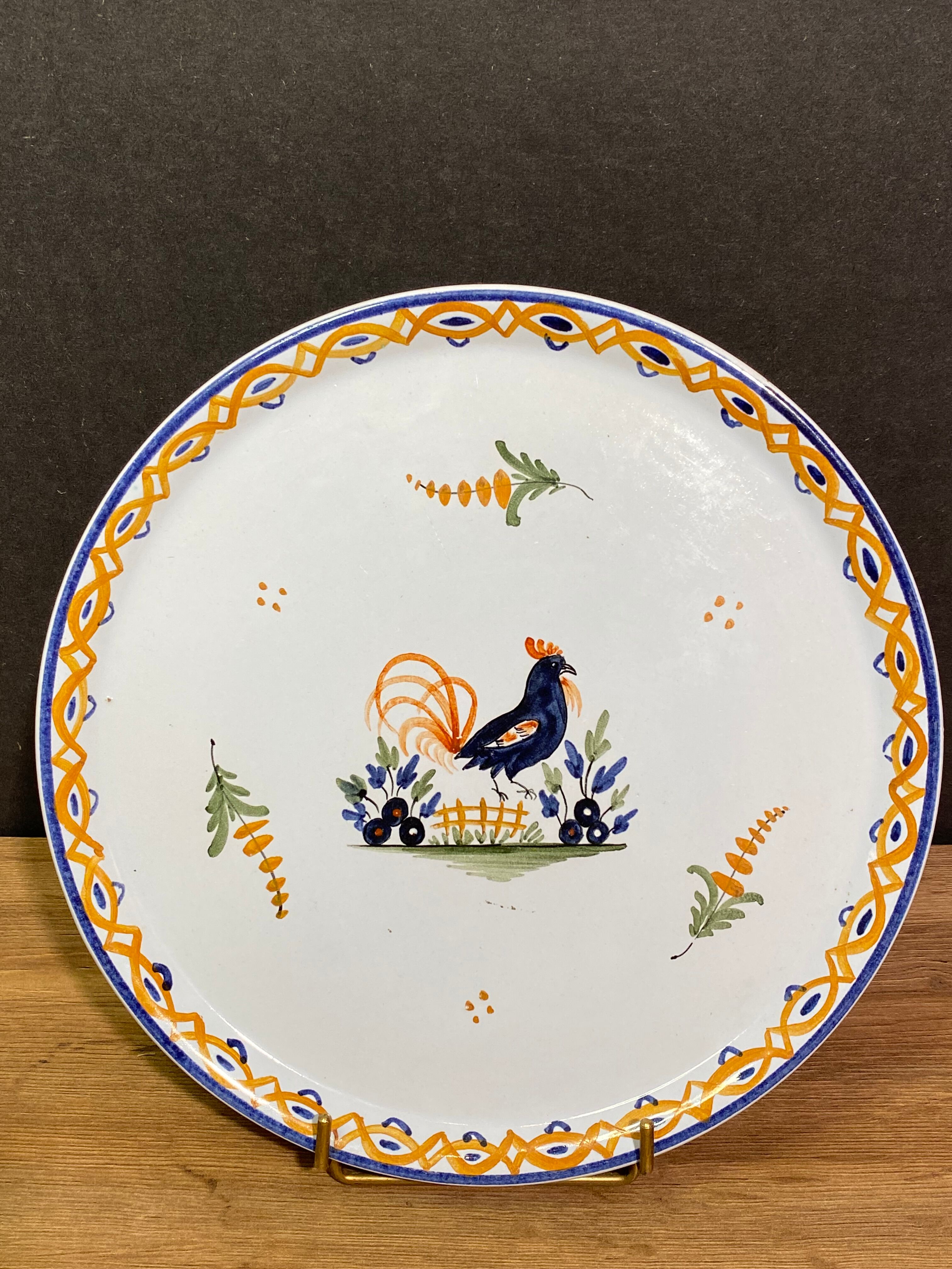 Circular earthenware top signed Bavent, rooster decoration