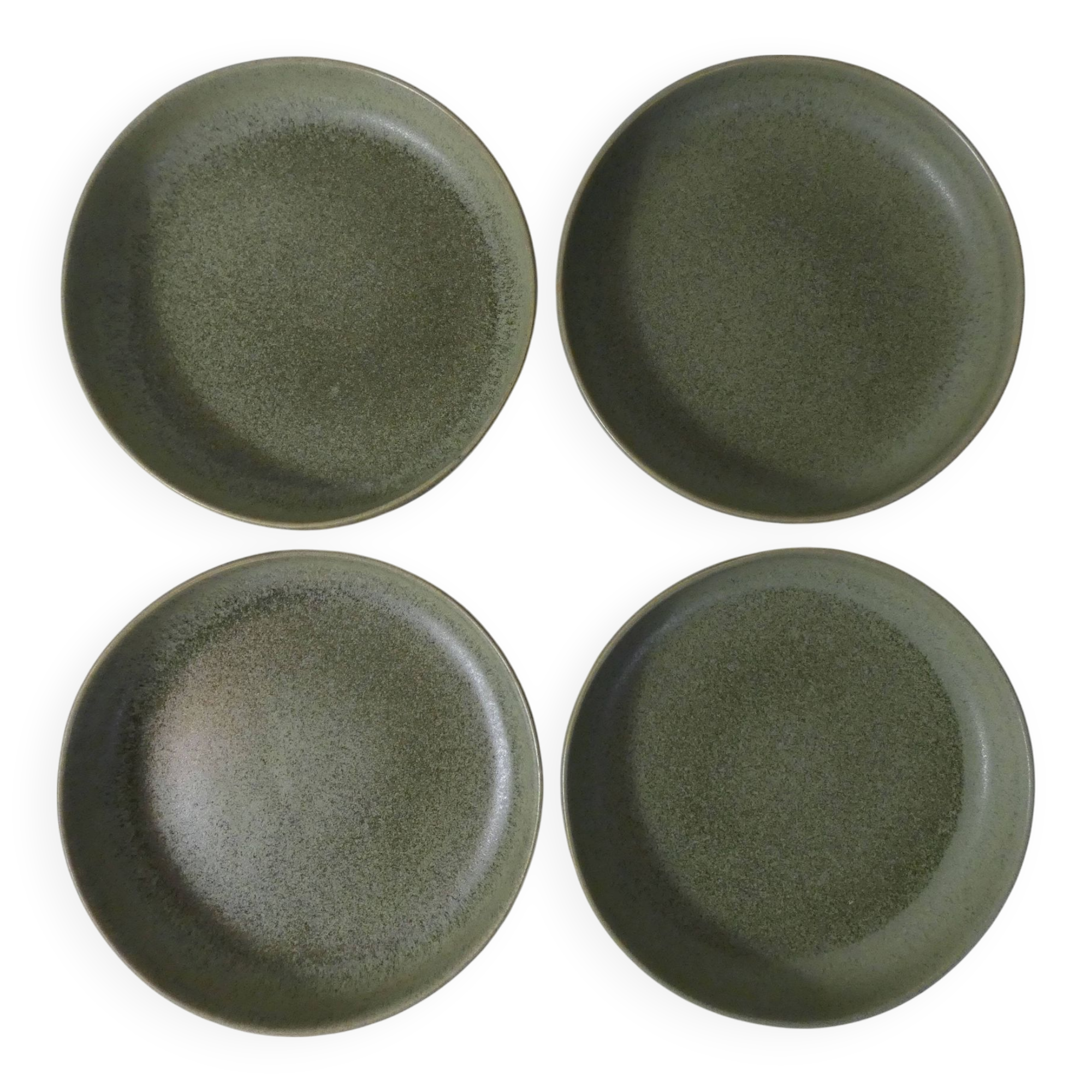 4 stoneware plates with straight edge