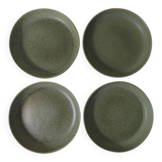 4 stoneware plates with straight edge