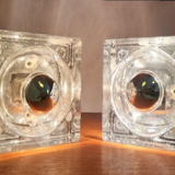 Deux appliques en verre coulé