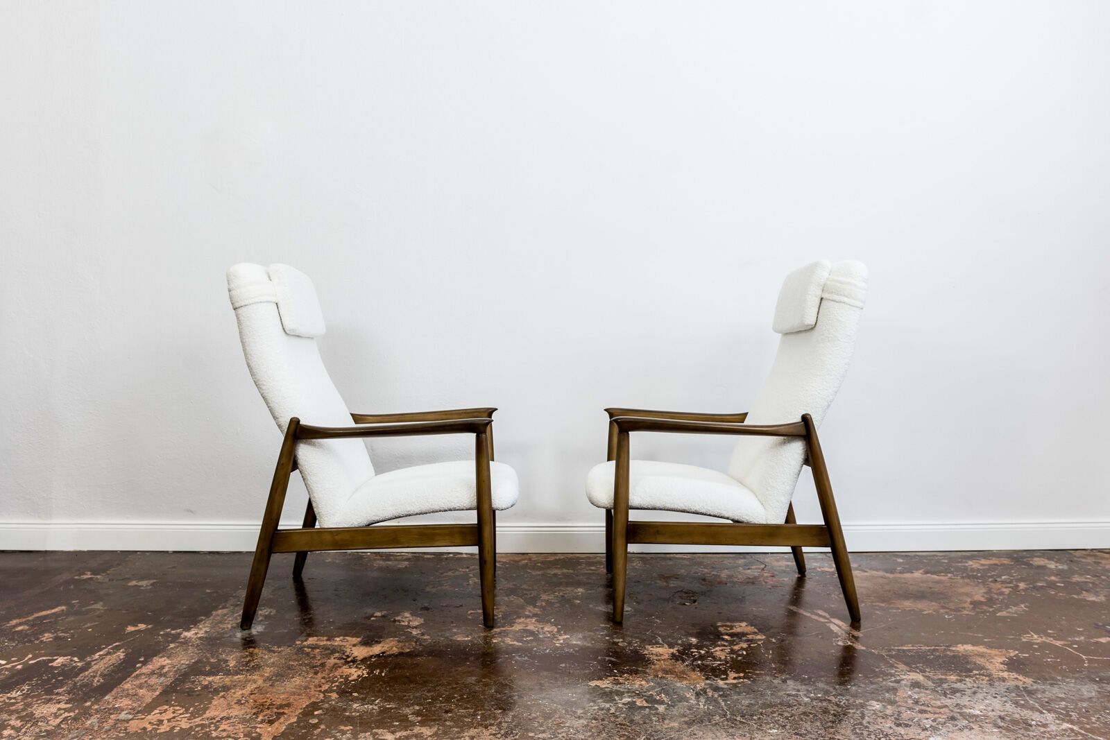 Pair of white boucle gfm 64 high back armchairs by edmund homa, 1960s