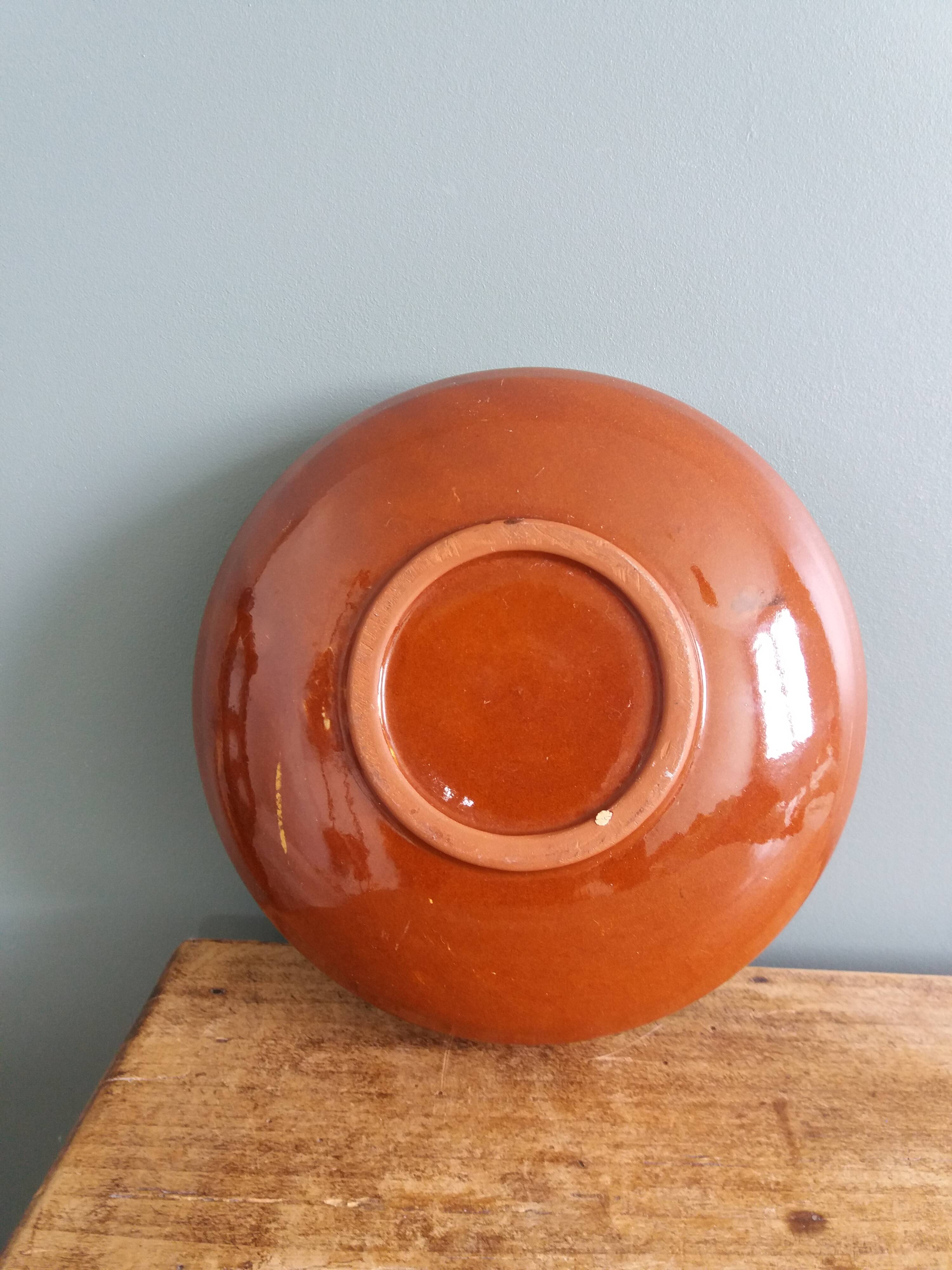 Terracotta bowl with marbled, jasper-like decoration