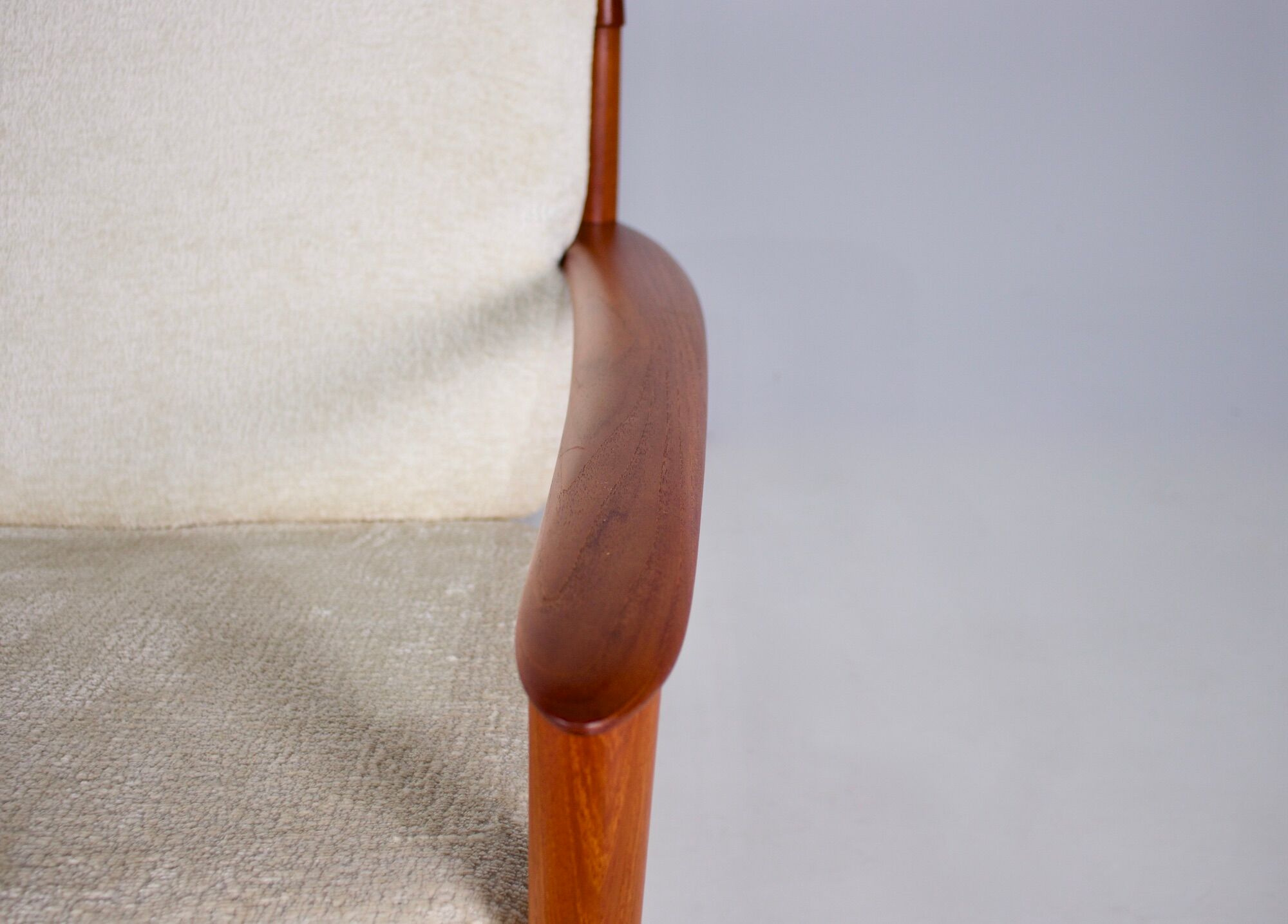 Bench "PJ 56/3" by Grete Jalk