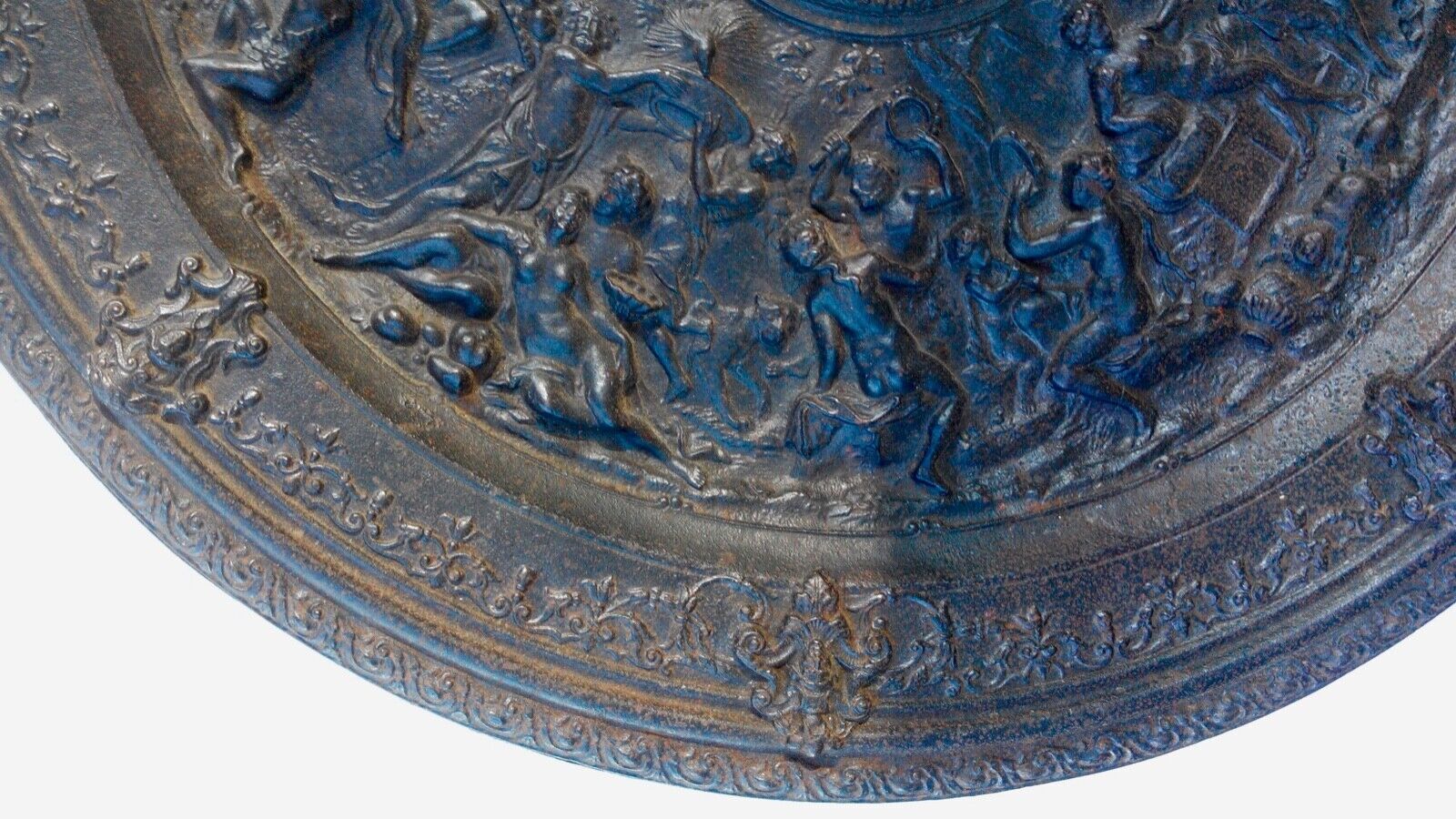cast iron dish decorated in the antique XIX th -FONTE SOMMEVOIRE