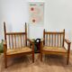 Paire de fauteuils en bois et paille
