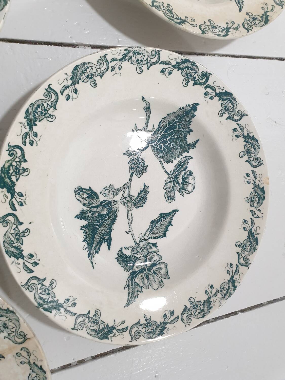 8 Saint Amand des Eaux soup plates