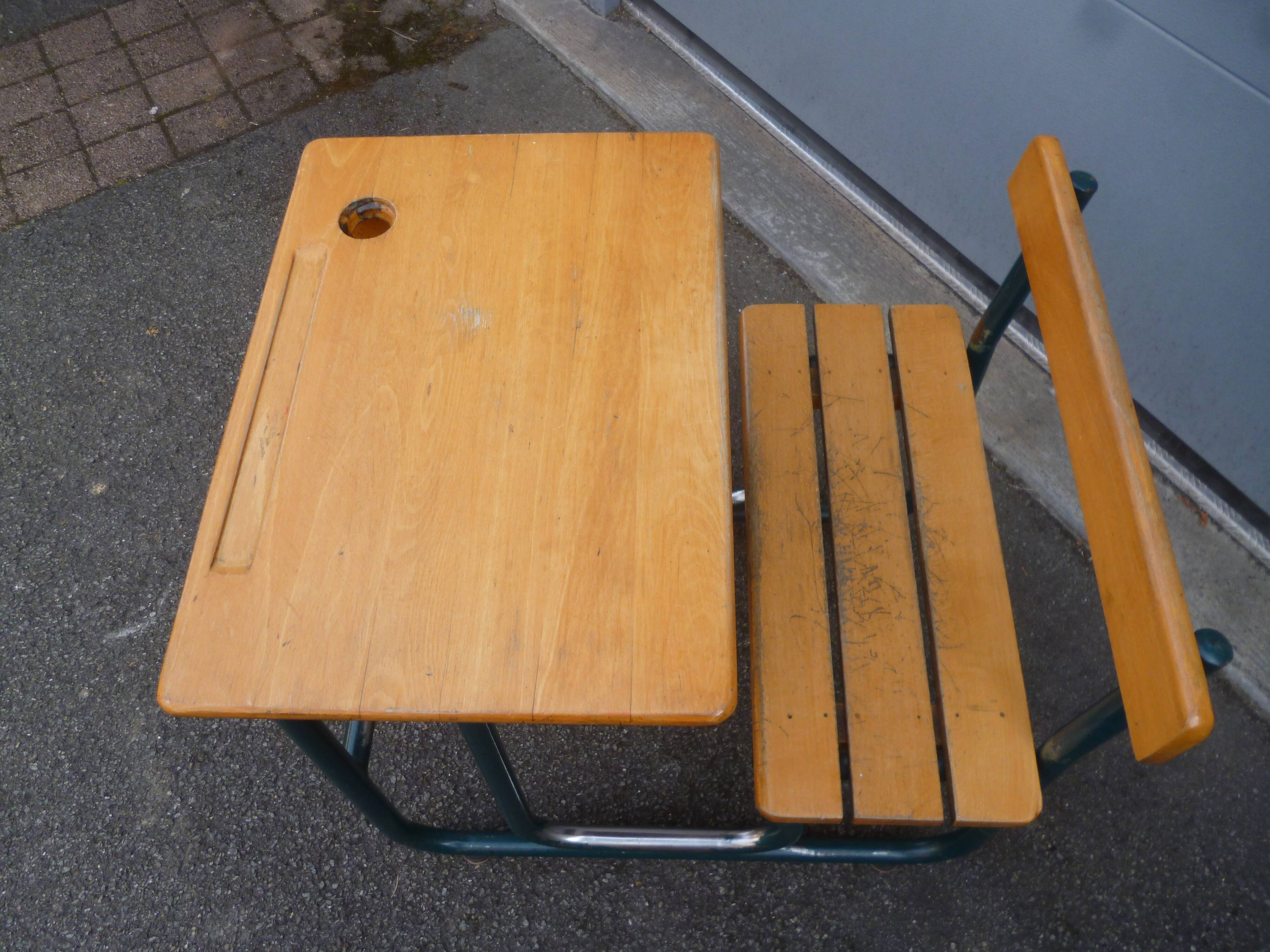 School table 1 place