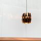 Lampe suspension danoise en métal cuivre et noir et prisme de style mid-century modern par Werner Schou pour Coronell Elektro