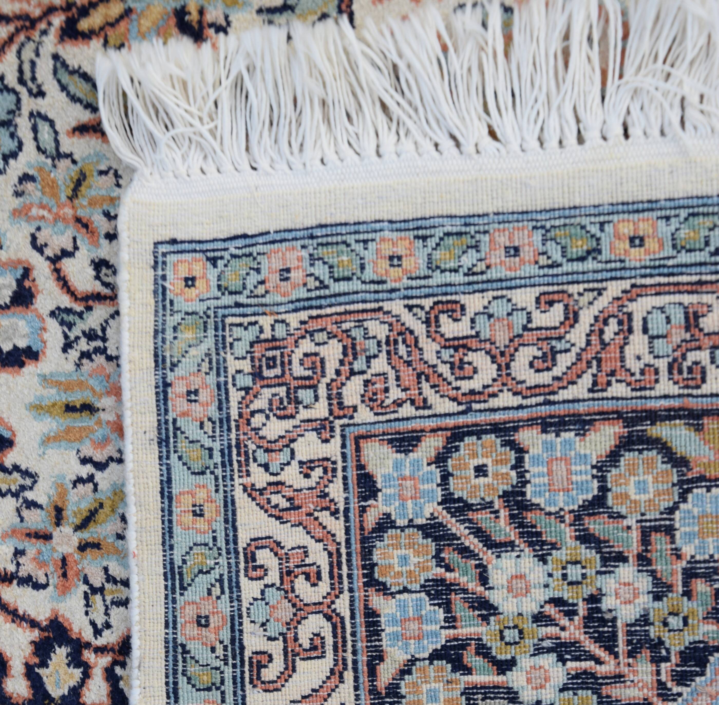 Kashmir Silk Oriental Rug: 1.68 x 2.63 Meters