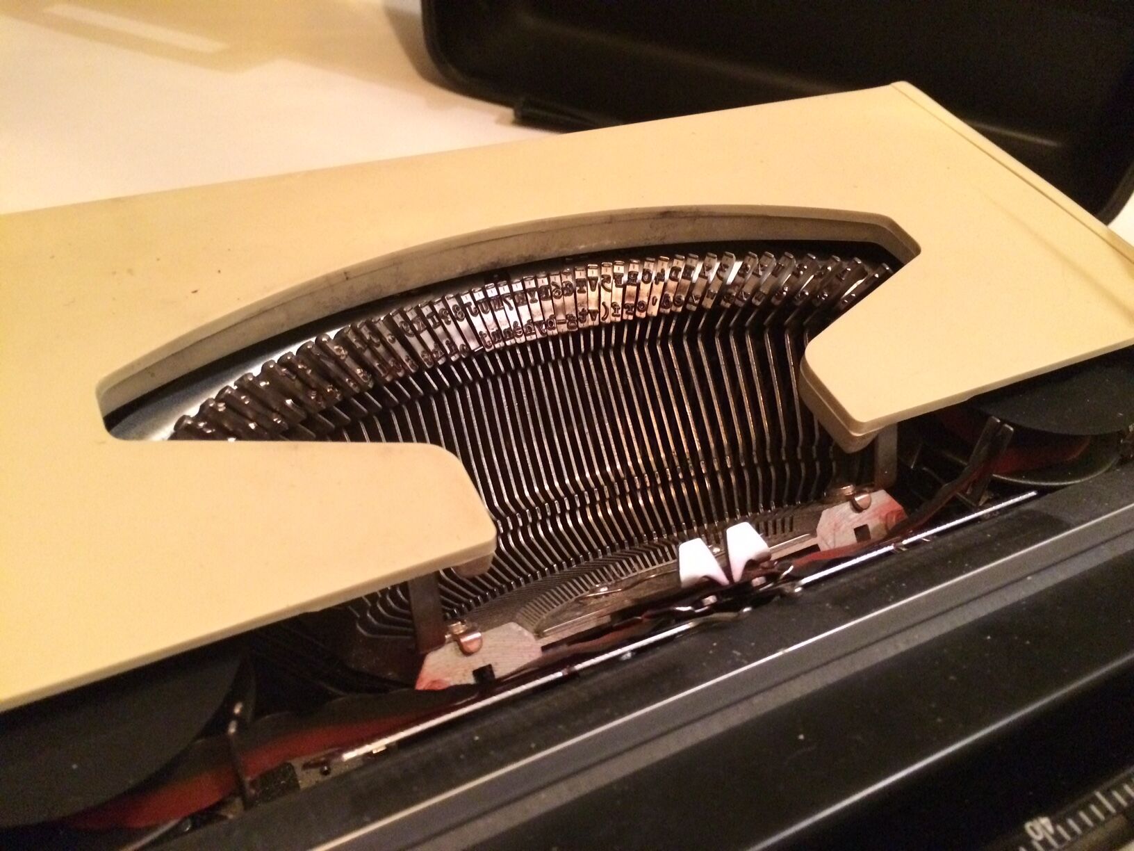 Brother Nogamatic 400 portable mechanical typewriter - japan 70s