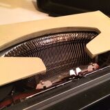 Brother Nogamatic 400 portable mechanical typewriter - japan 70s